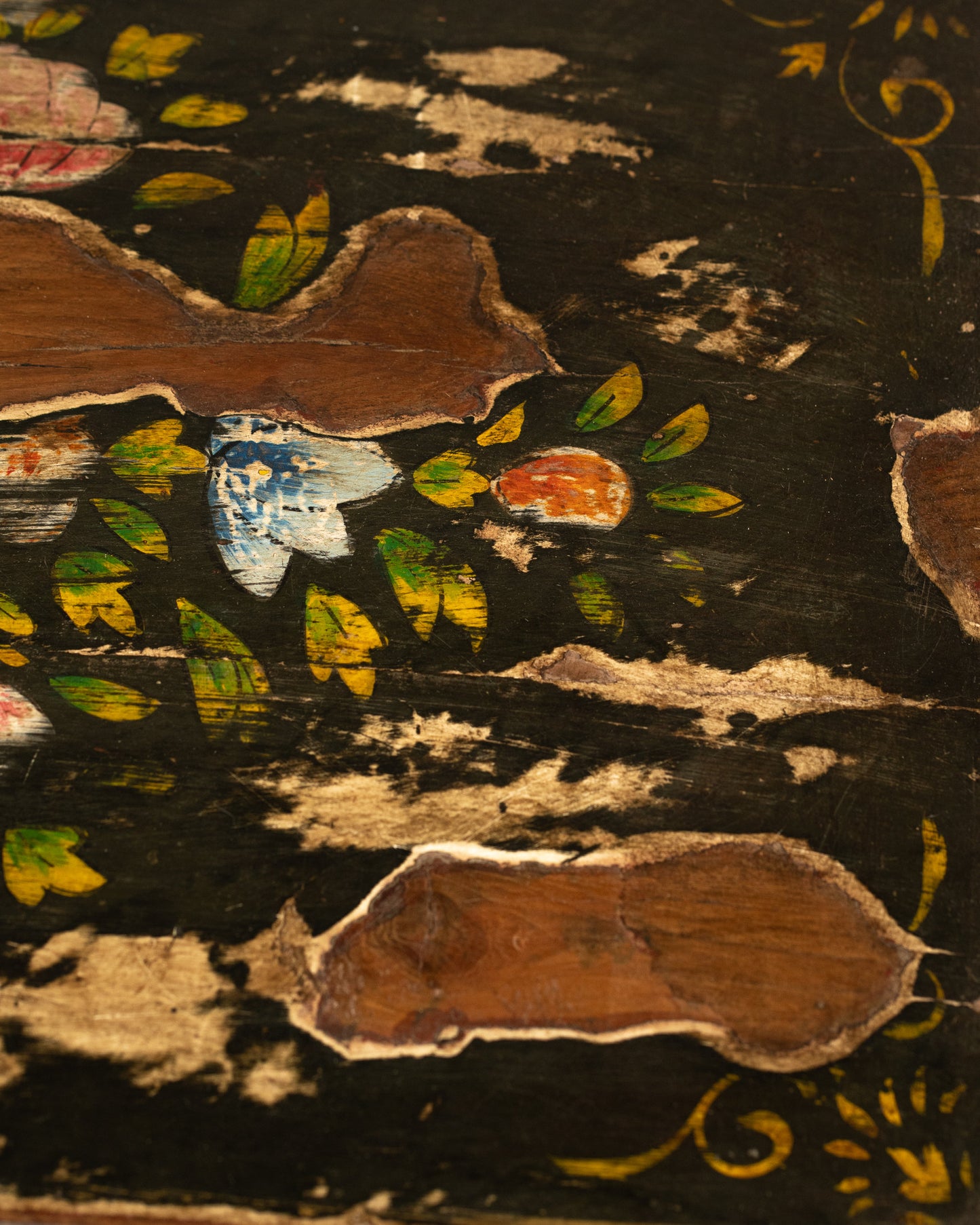 L'ÎLE BLEUE - COFFRE VERT PEINT À LA MAIN