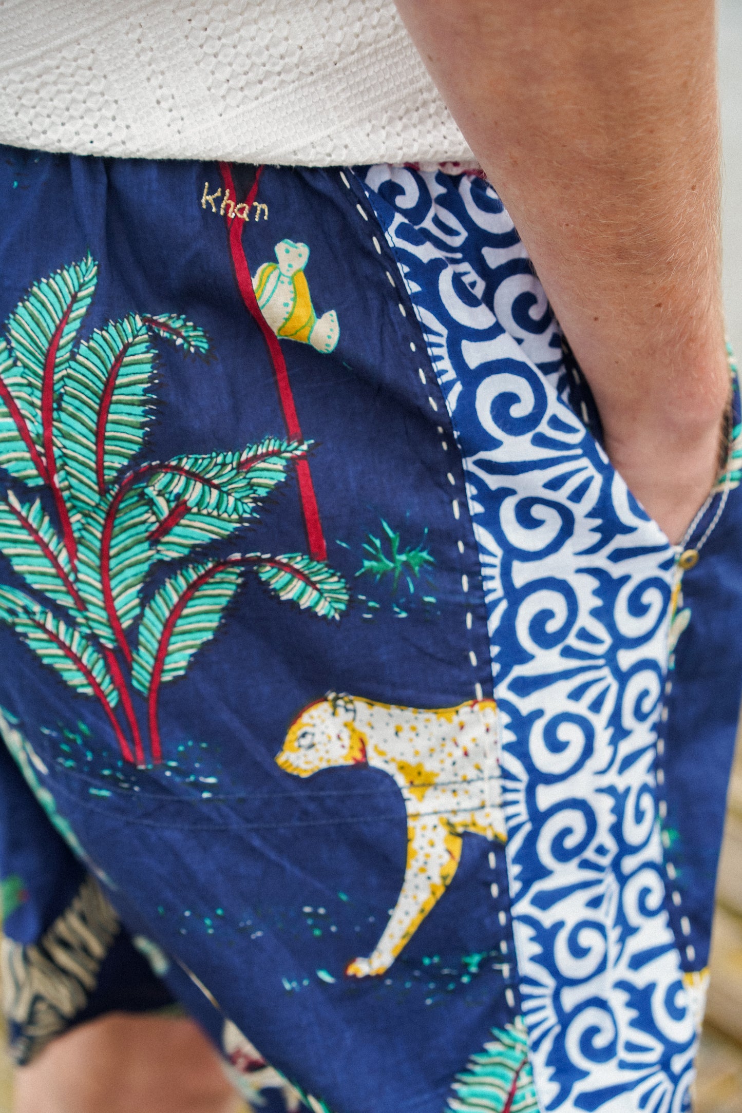 THE BLUE ISLAND - Short Khan