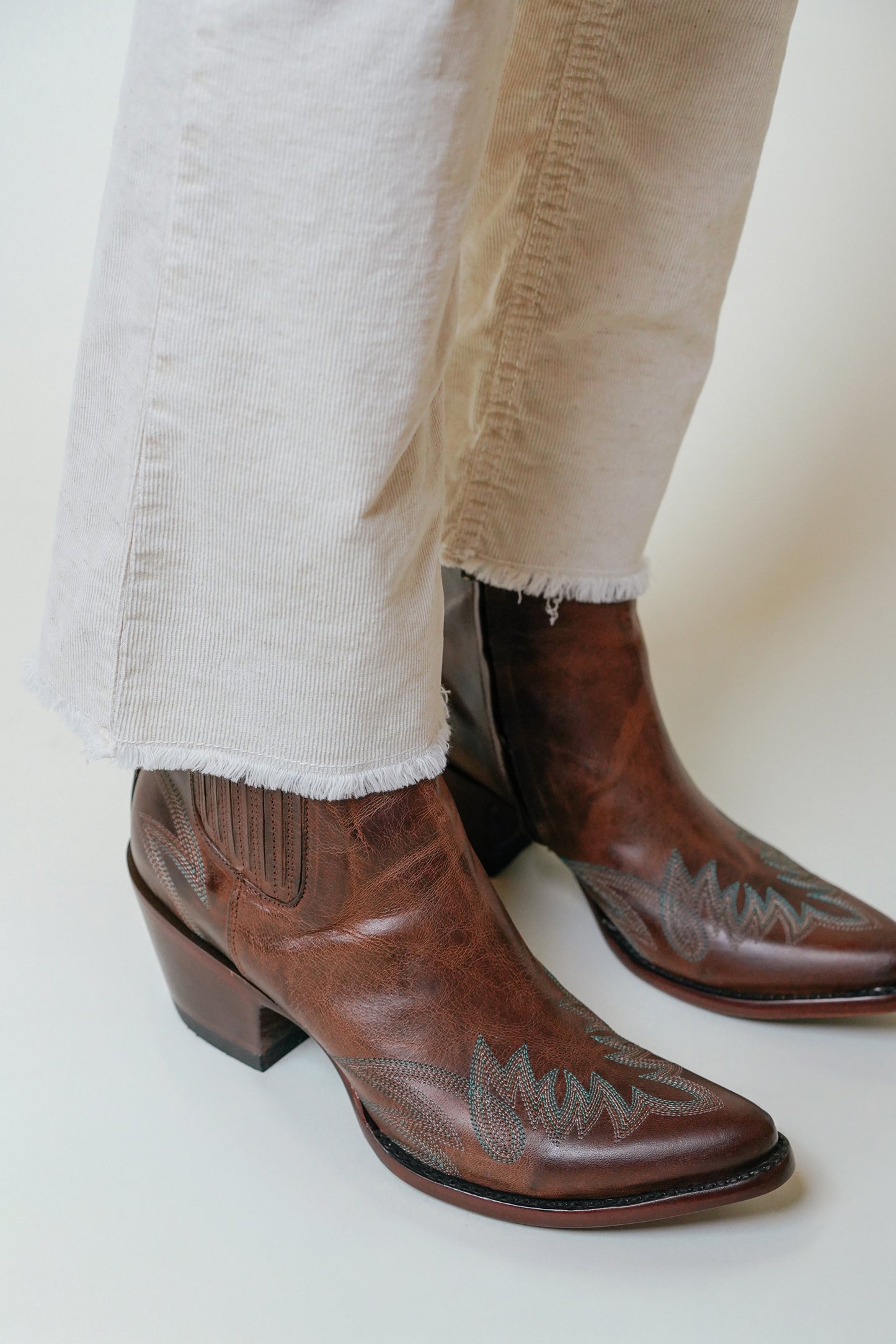 ACQUAVERDE - Jean Cara Velours Côtelé Natural