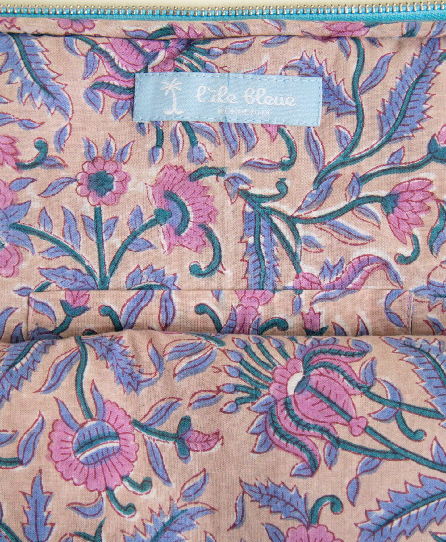 THE BLUE ISLAND - Kantha Laptop Sleeve