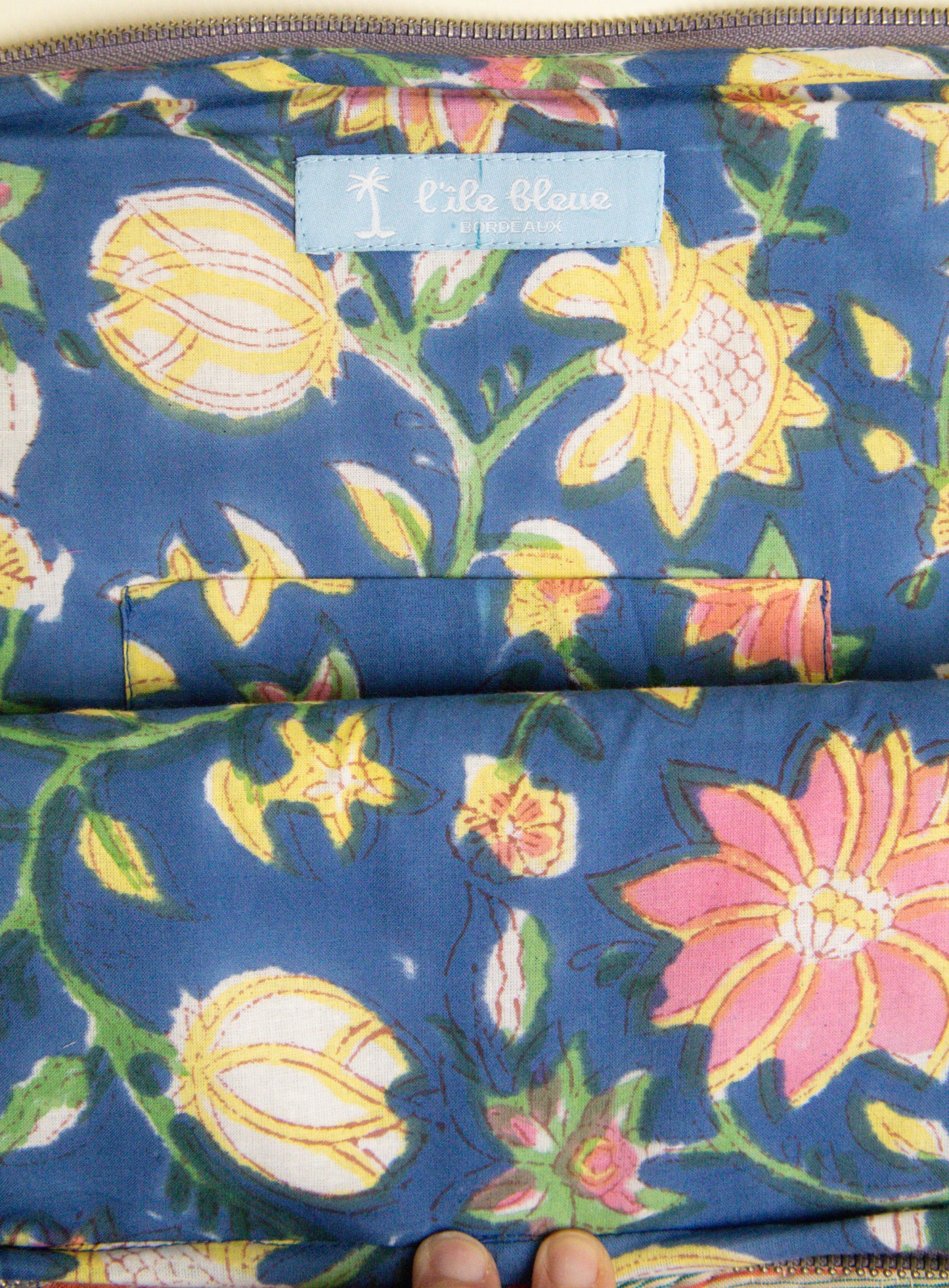 THE BLUE ISLAND - Kantha Laptop Sleeve