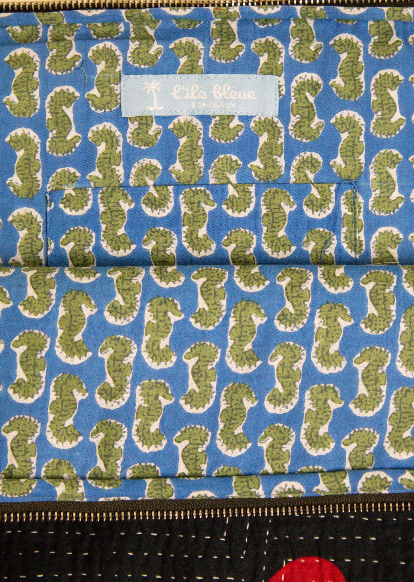 THE BLUE ISLAND - Kantha Laptop Sleeve