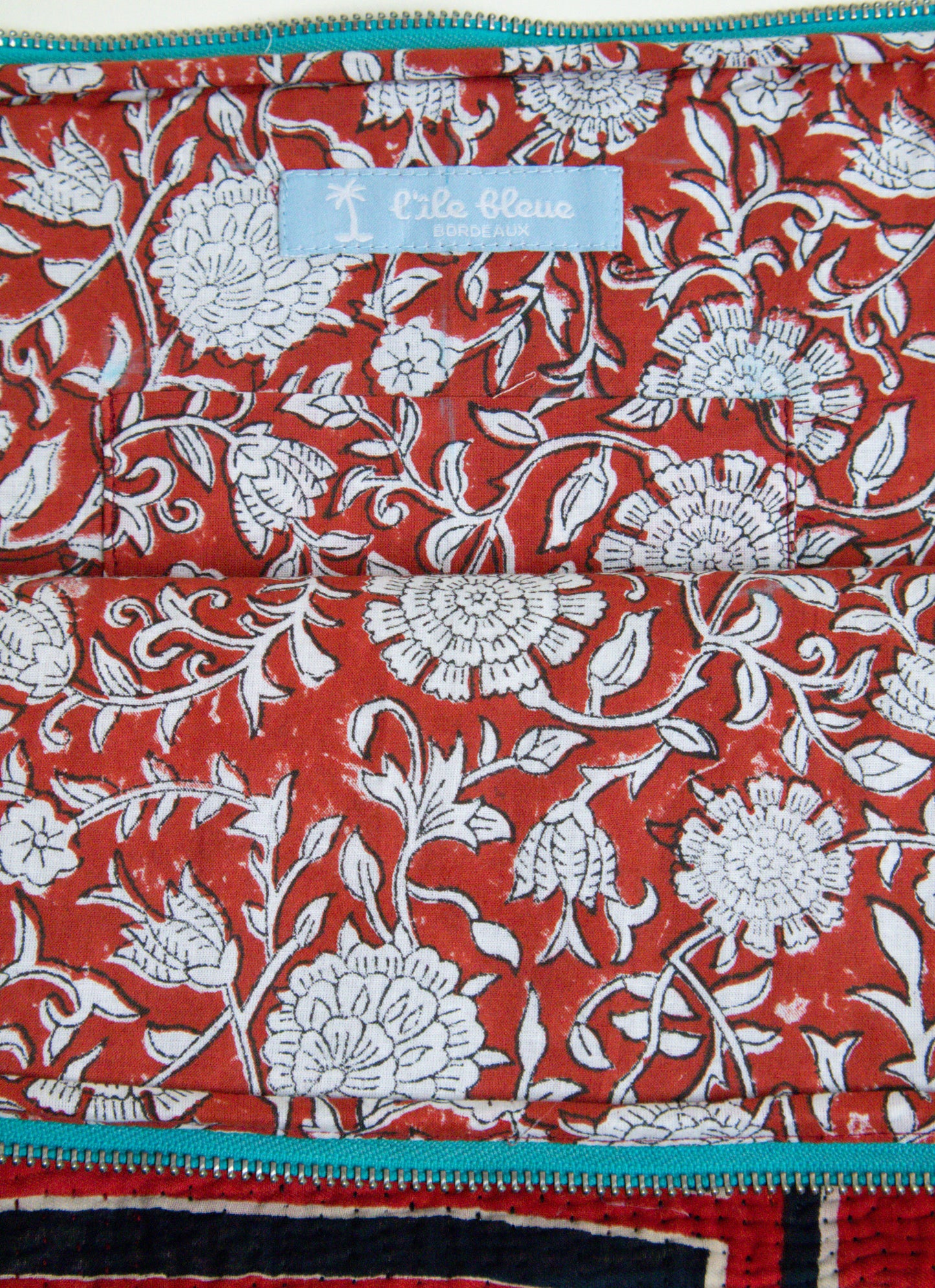 THE BLUE ISLAND - Kantha Laptop Sleeve