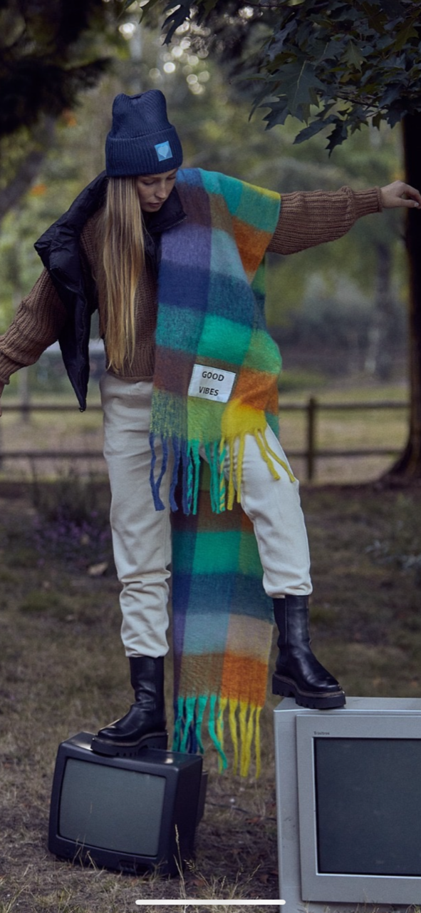 VERB TO DO - XXL Good Vibes Scarf