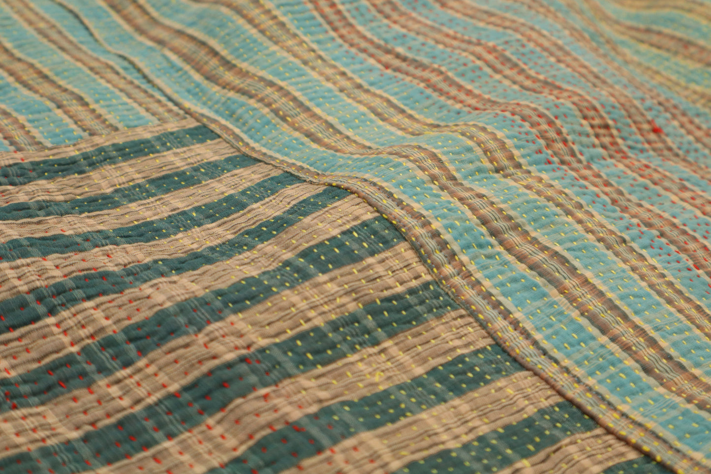 L’ÎLE BLEUE - MANTEAU FOURRÉ LÉOPARD EN KANTHA COULEUR 1