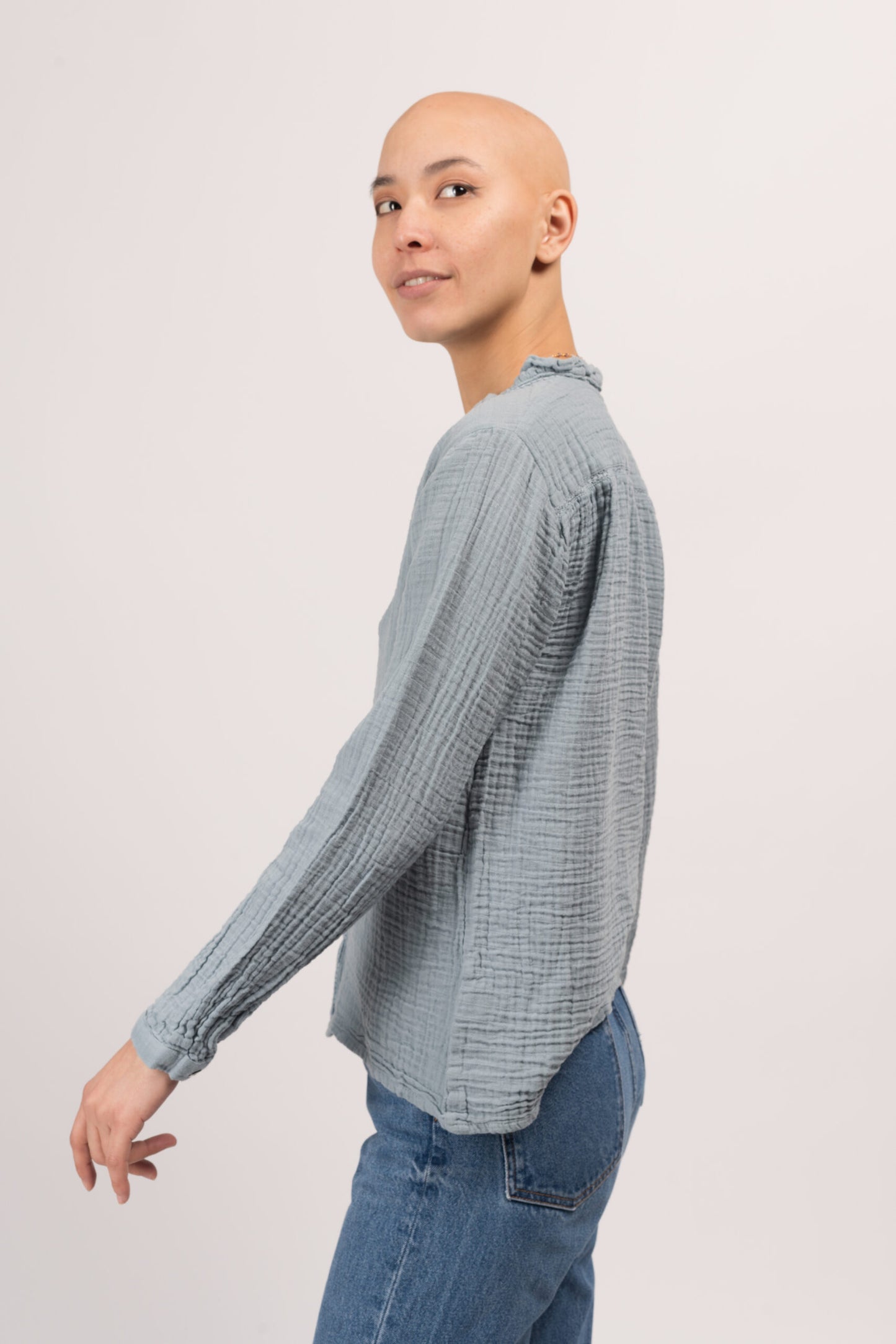 L'ÎLE BLEUE - Pompom Shirt