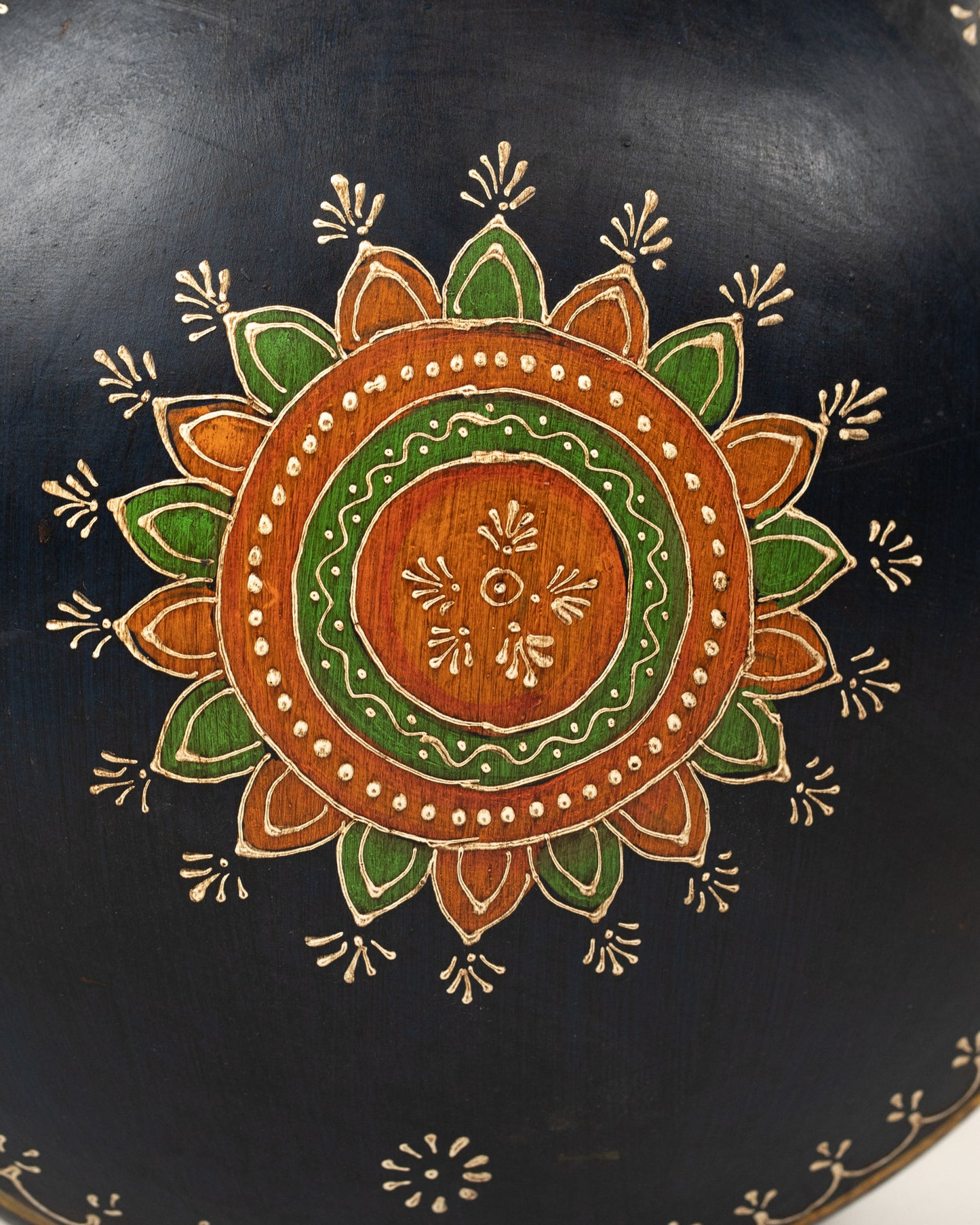 2.1KG HAND-PAINTED METAL POT