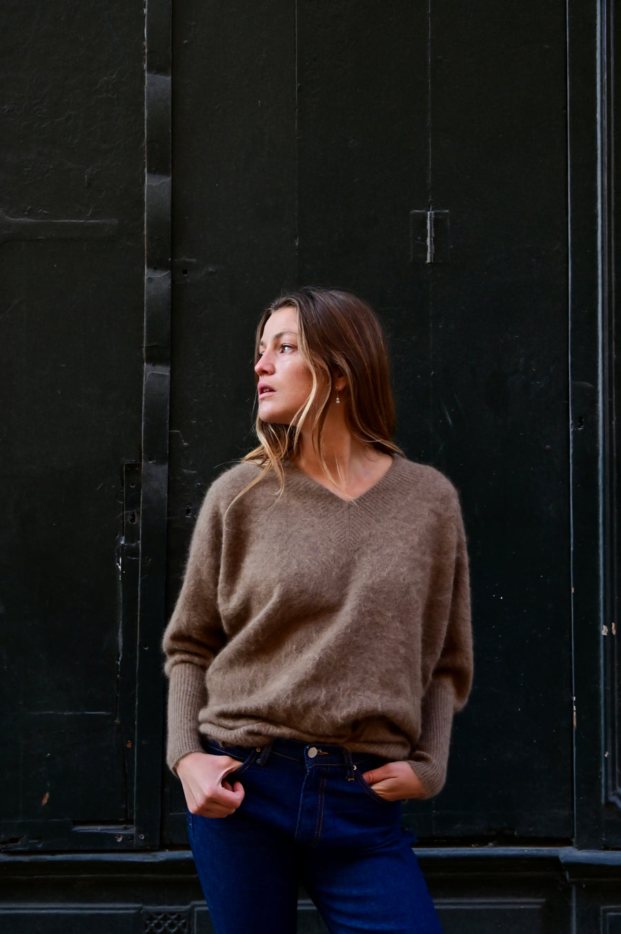 ESTHÈME - Raccoon V-Neck Sweater