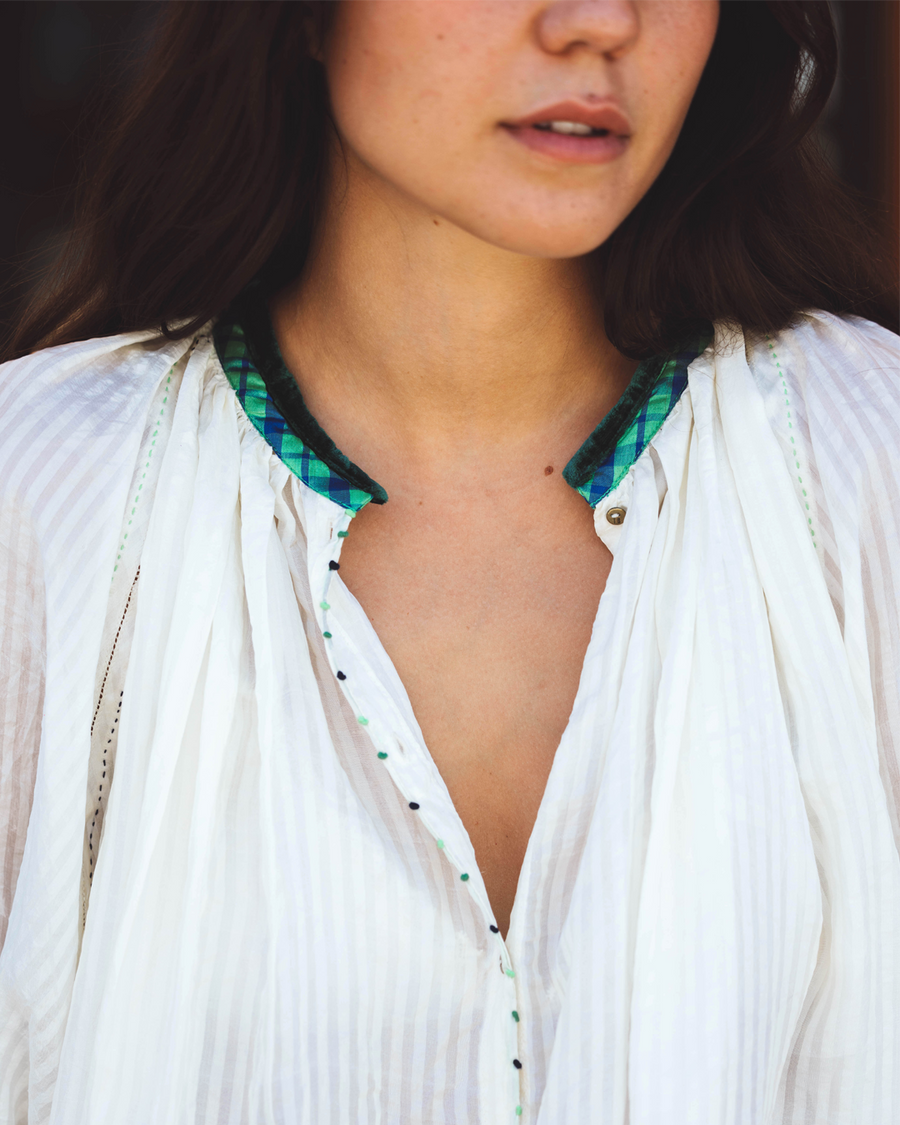 THE BLUE ISLAND - Clarence Blouse