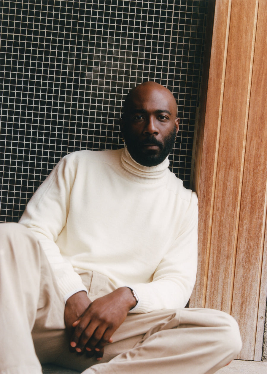 YOURI OFF-WHEELED TURTLENECK SWEATER