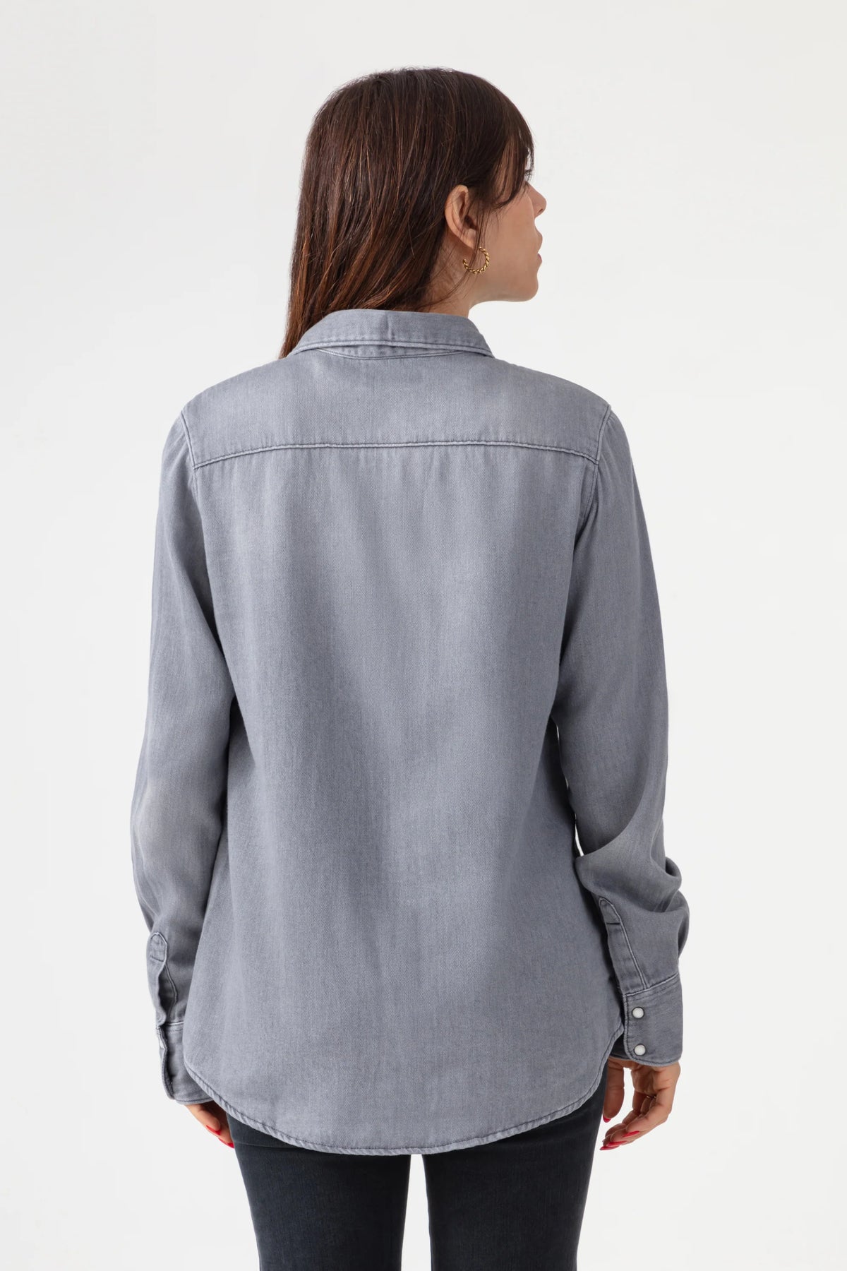 Chemise Acquaverde Clyde Used Grey portée, vue de dos