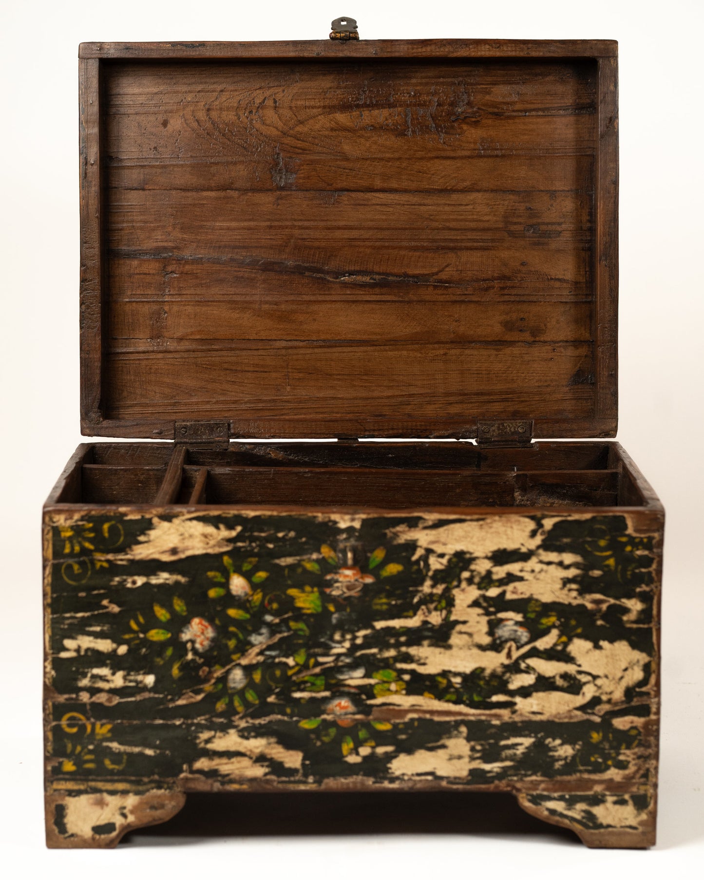 L'ÎLE BLEUE - COFFRE VERT PEINT À LA MAIN