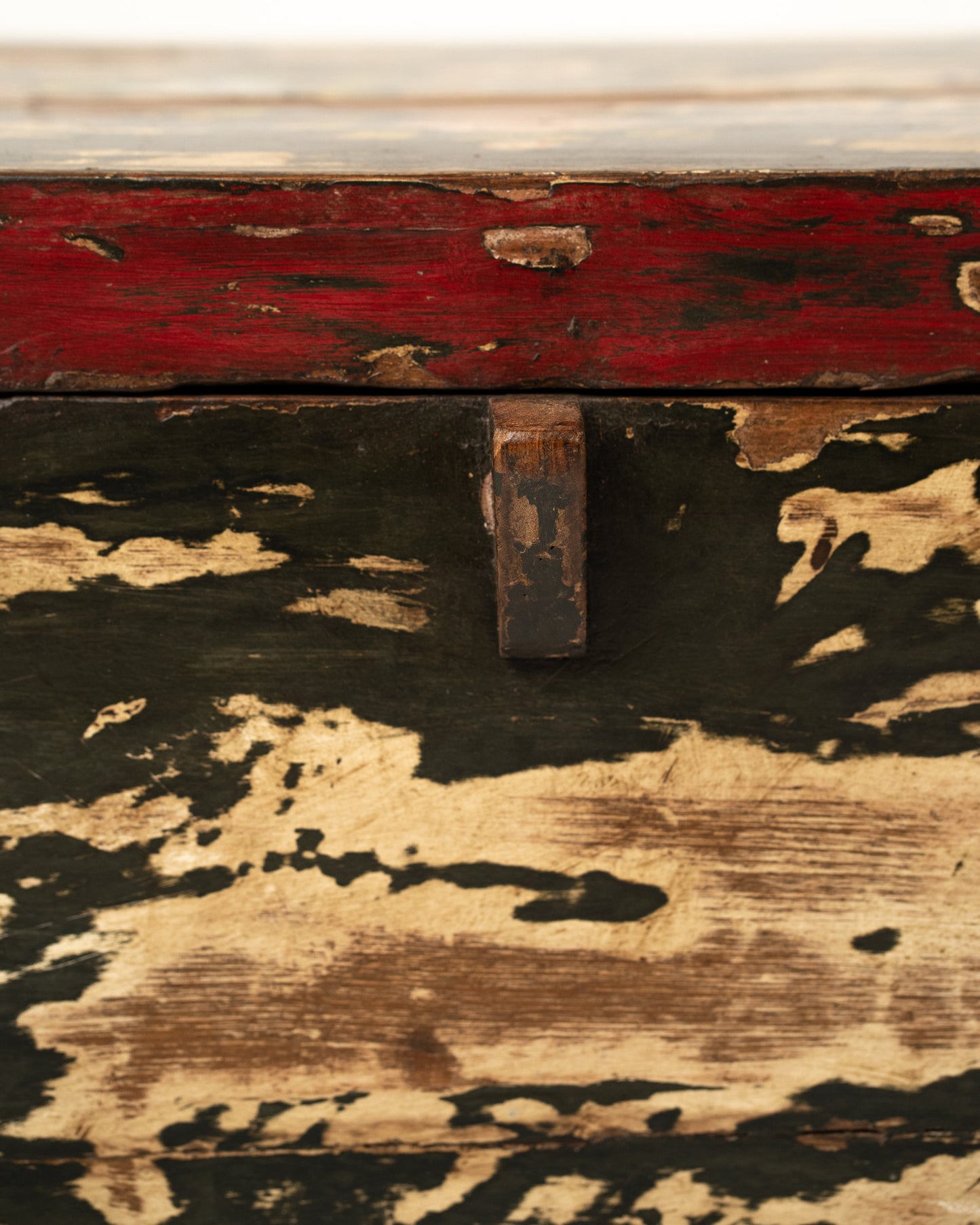 L'ÎLE BLEUE - COFFRE VERT PEINT À LA MAIN