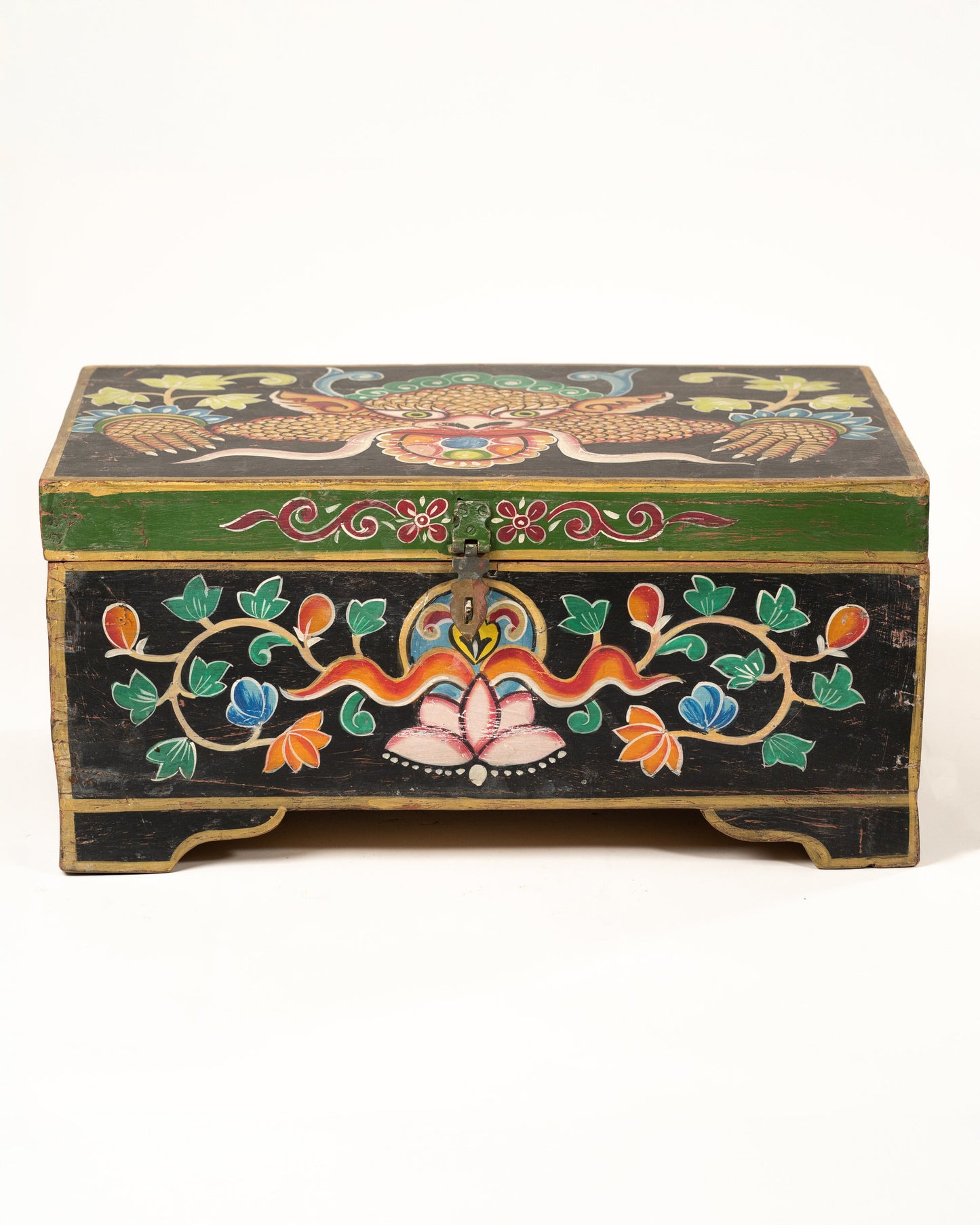 L'ÎLE BLEUE - COFFRE NOIR PEINT À LA MAIN