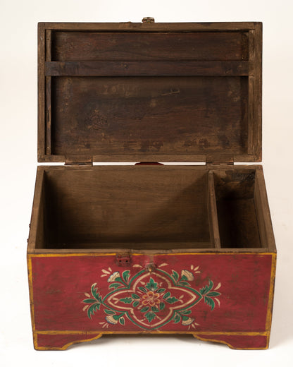 L'ÎLE BLEUE - COFFRE ROUGE PEINT À LA MAIN