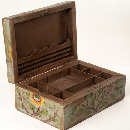 L'ÎLE BLEUE - COFFRE FLEUR PEINT À LA MAIN