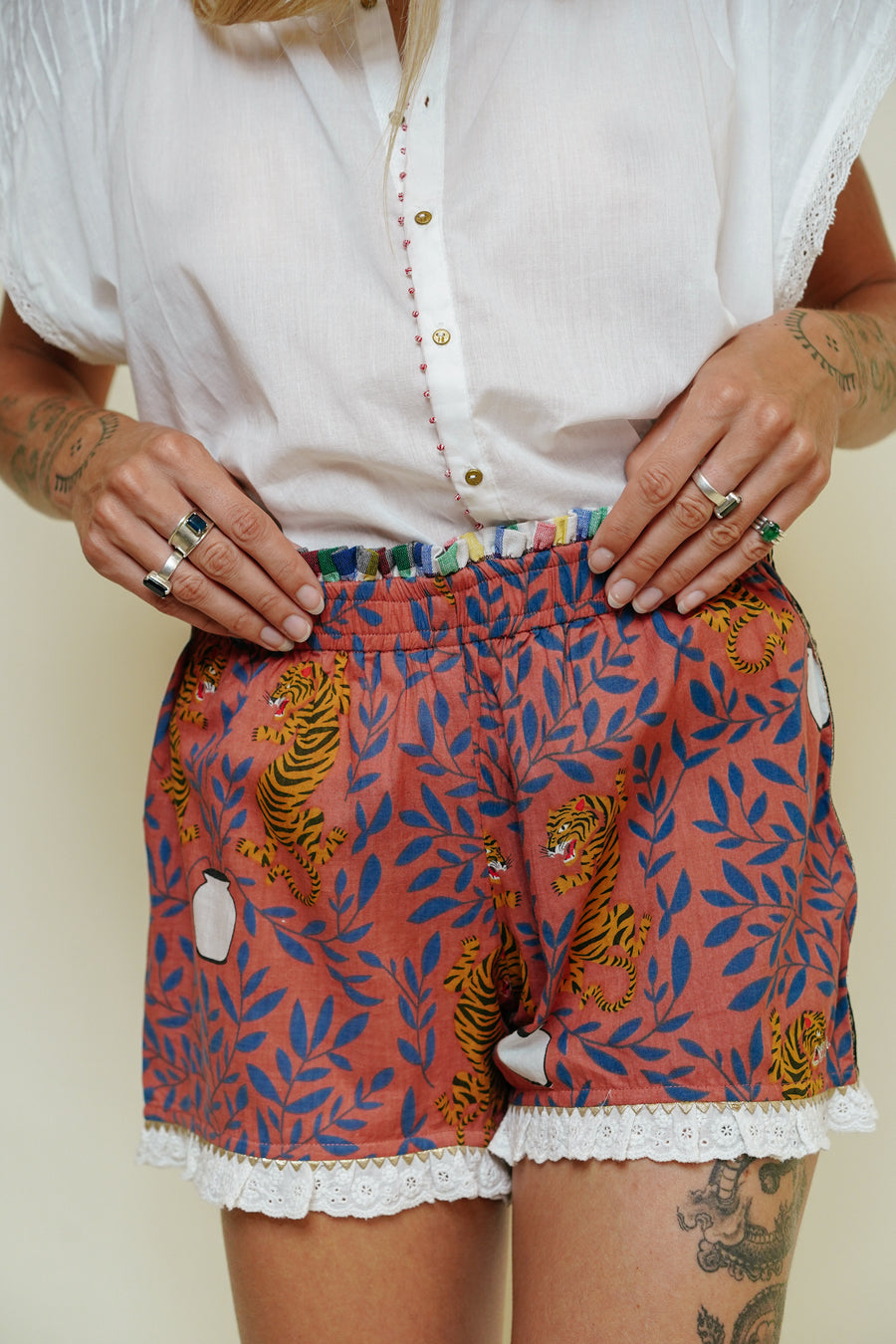 THE BLUE ISLAND - Lou Shorts