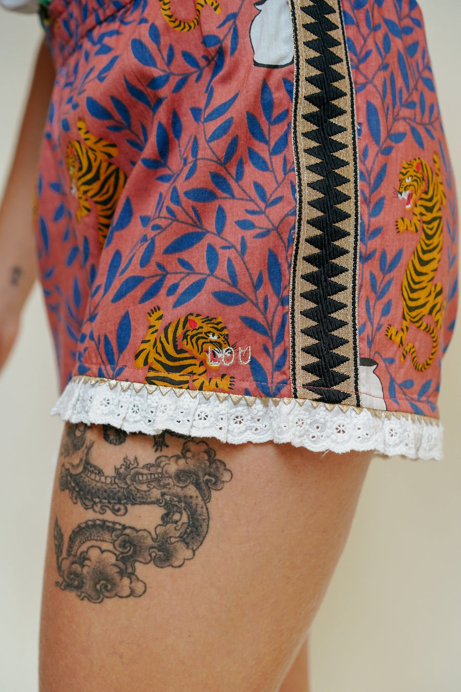 THE BLUE ISLAND - Lou Shorts