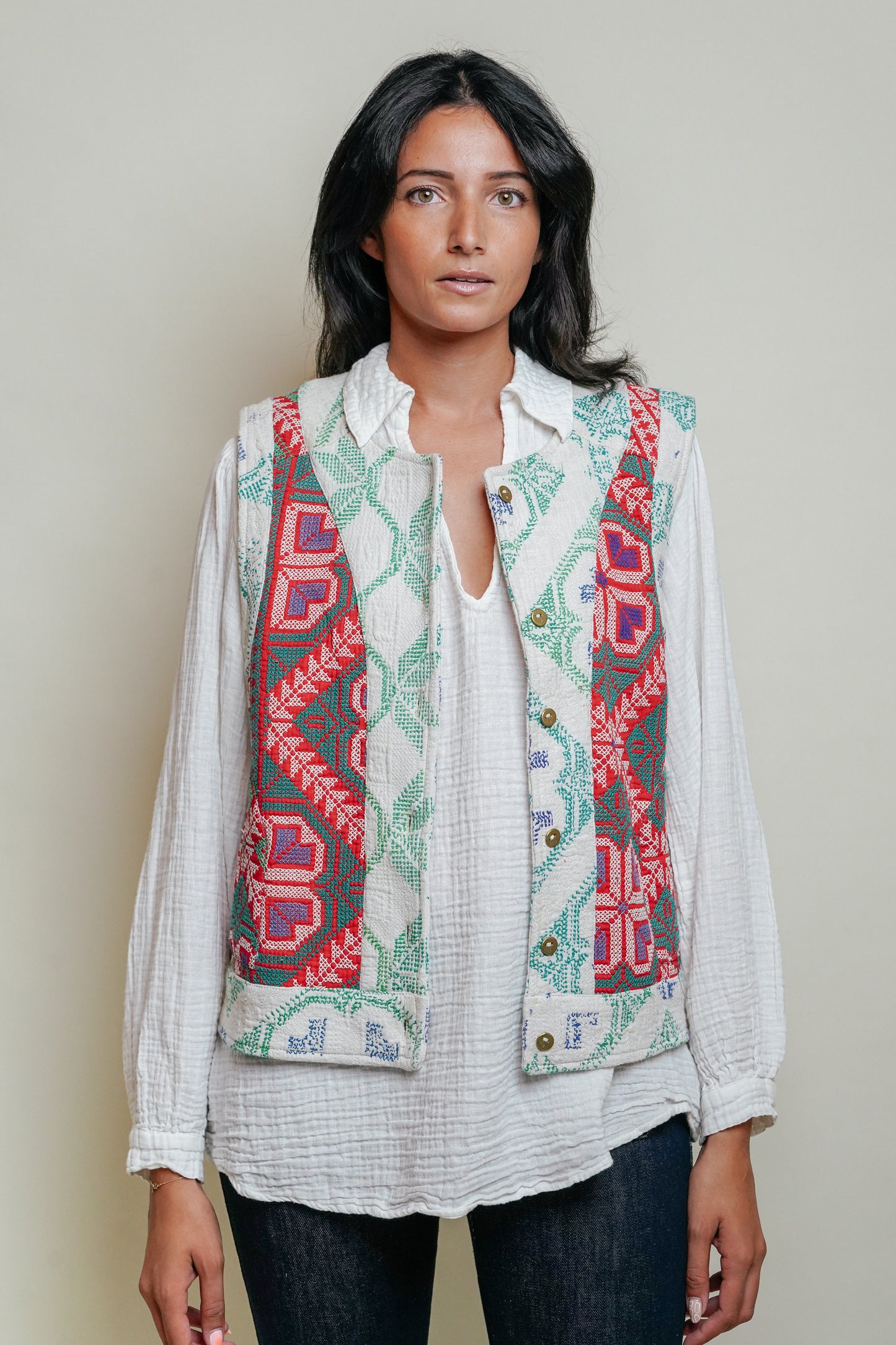 THE BLUE ISLAND - Annie Lahori Vest 1