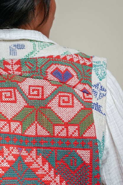 THE BLUE ISLAND - Annie Lahori Vest 1