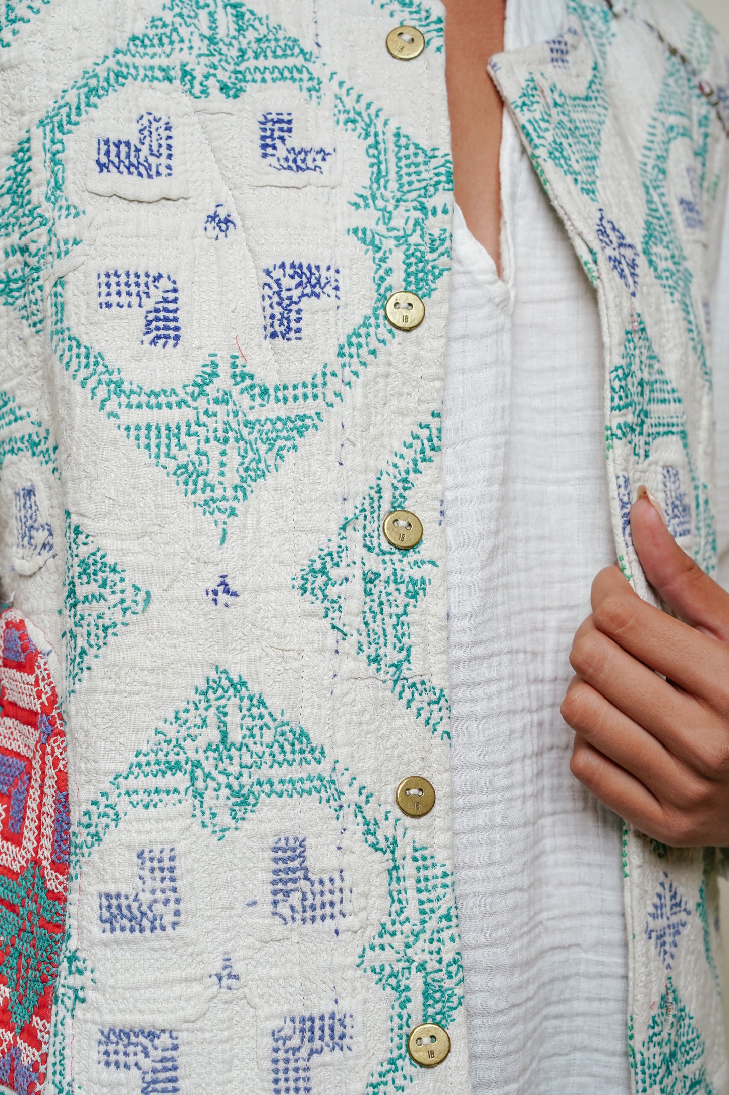 THE BLUE ISLAND - Annie Lahori Vest 1