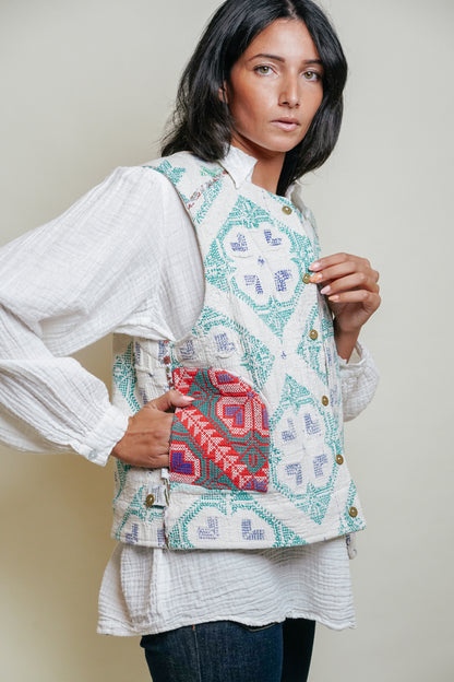 THE BLUE ISLAND - Annie Lahori Vest 1