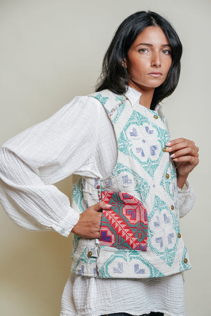 THE BLUE ISLAND - Annie Lahori Vest 1