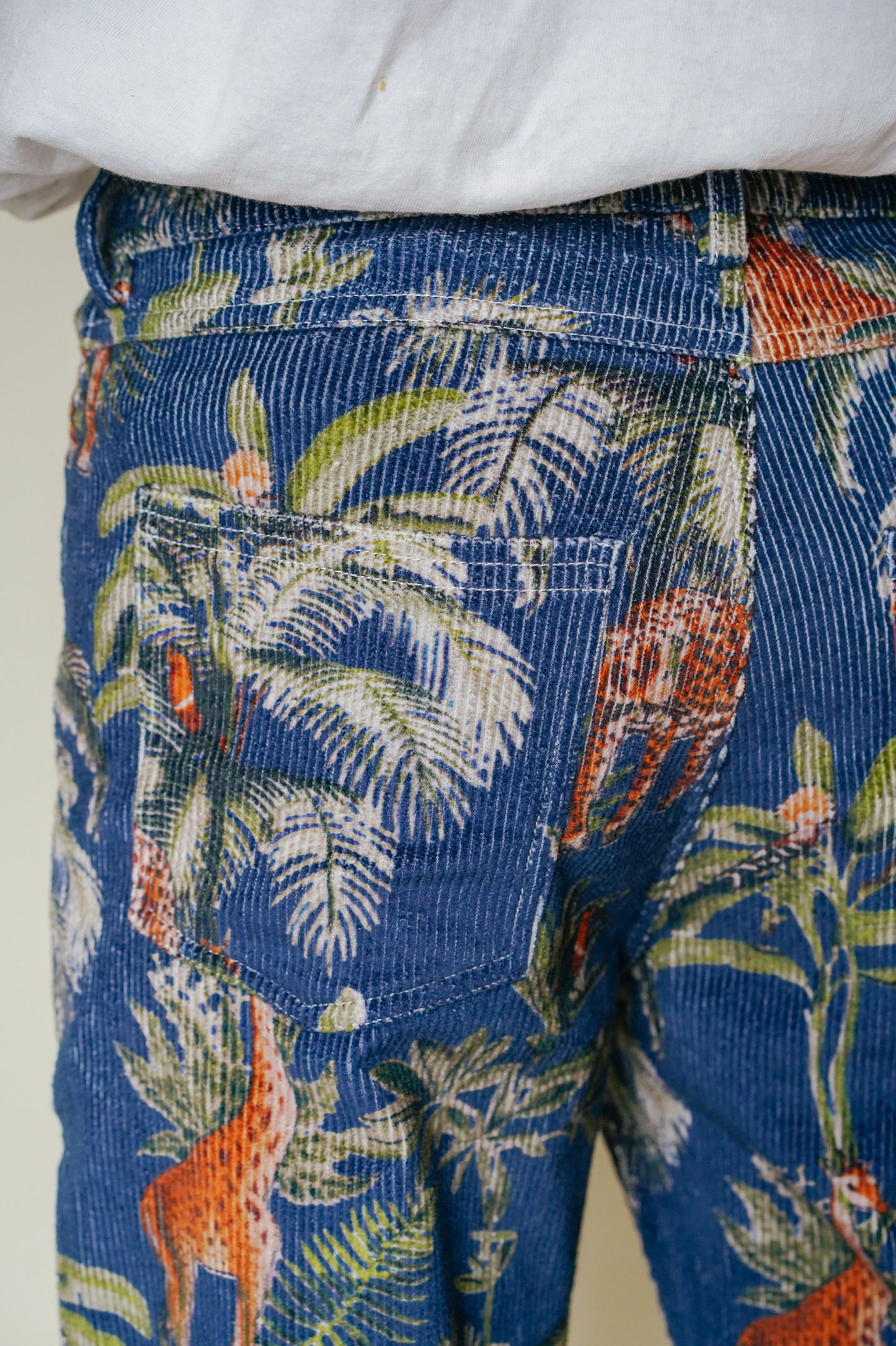 L'ÎLE BLEUE - Pantalon Cosmo Jungle