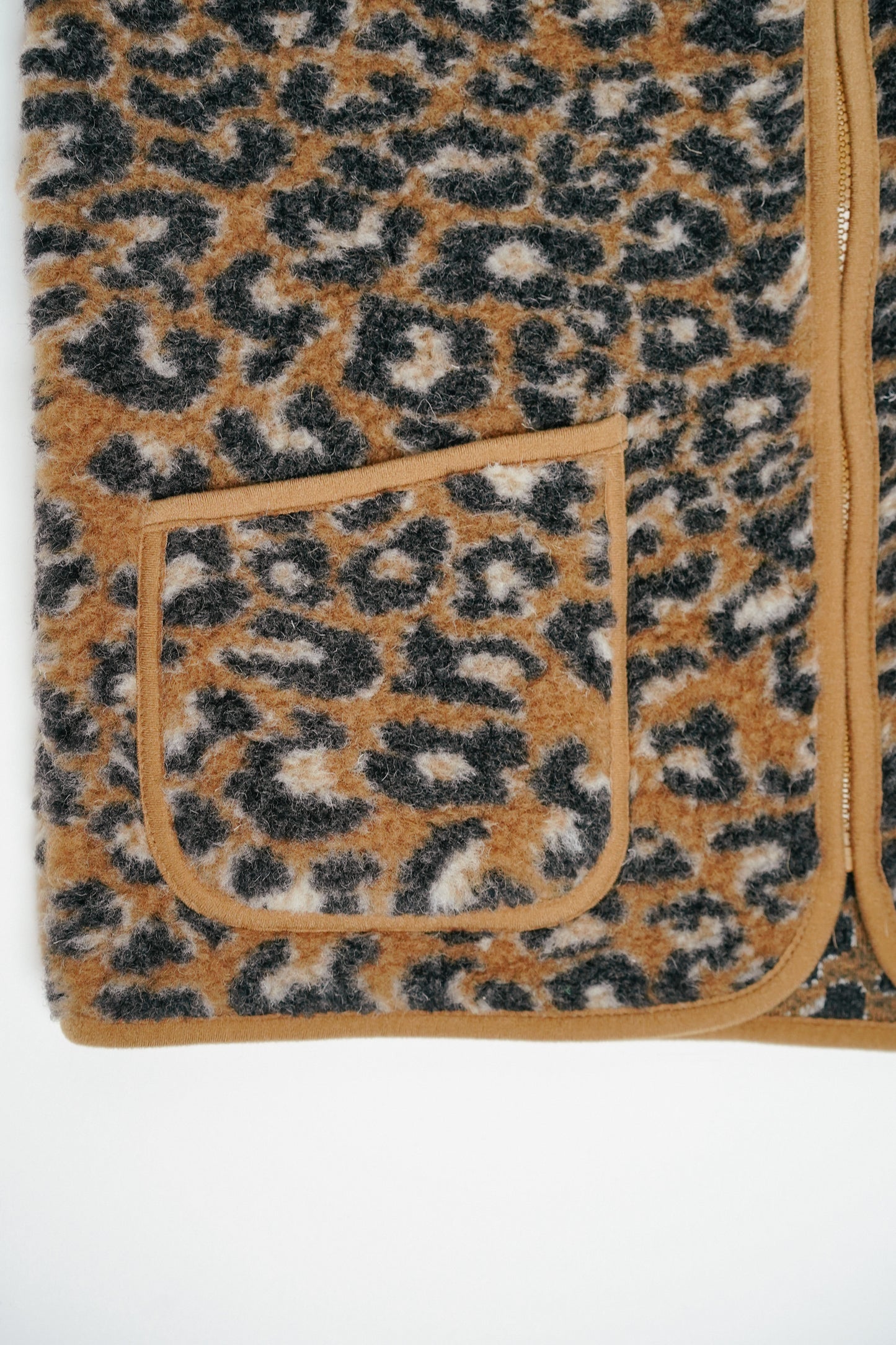 COLDBREAKER - Leopard Print Sleeveless Jacket