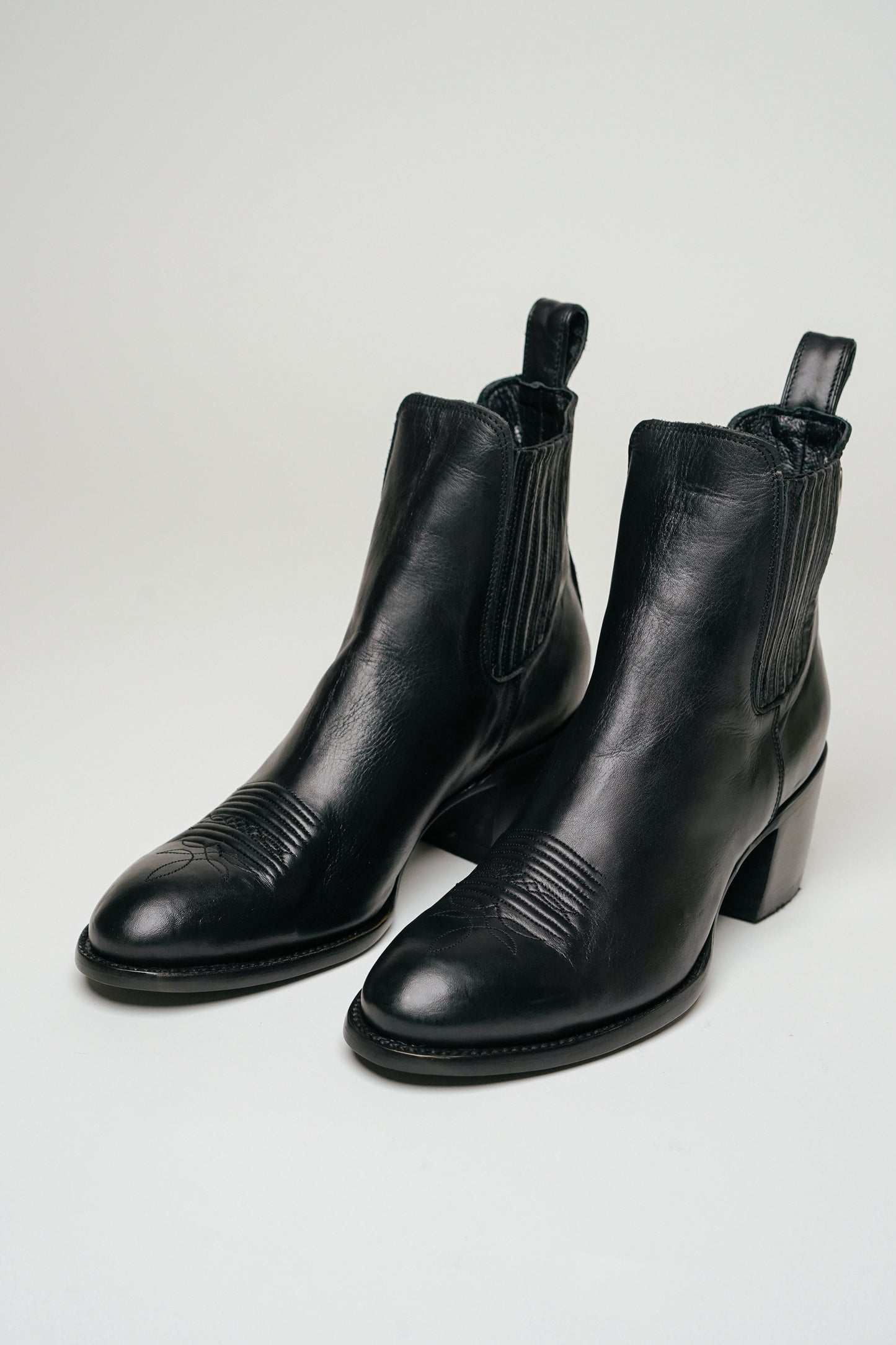 MEXICANA – Estudio Bis Schwarzes Rancheiro-Rindsleder