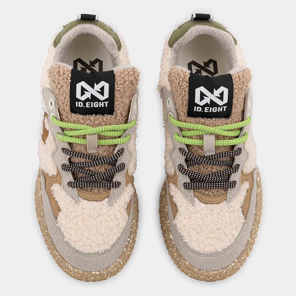 Vue rapprochée des sneakers ID.EIGHT Hana Teddy Cream