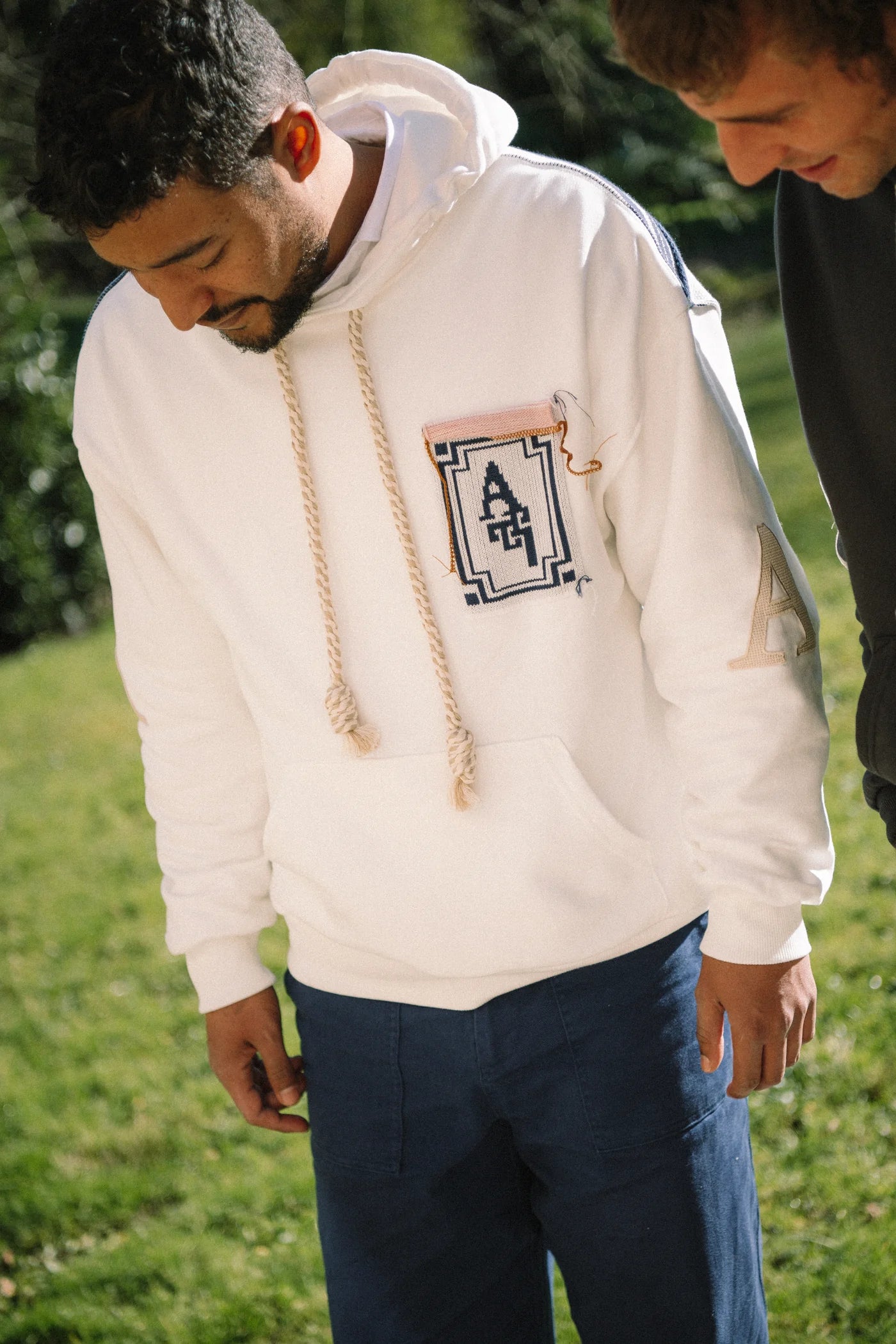 sweaters & sweatshirts
