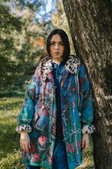 L’ÎLE BLEUE - Manteau Meenu Kantha vert bleu Suzani Fourré