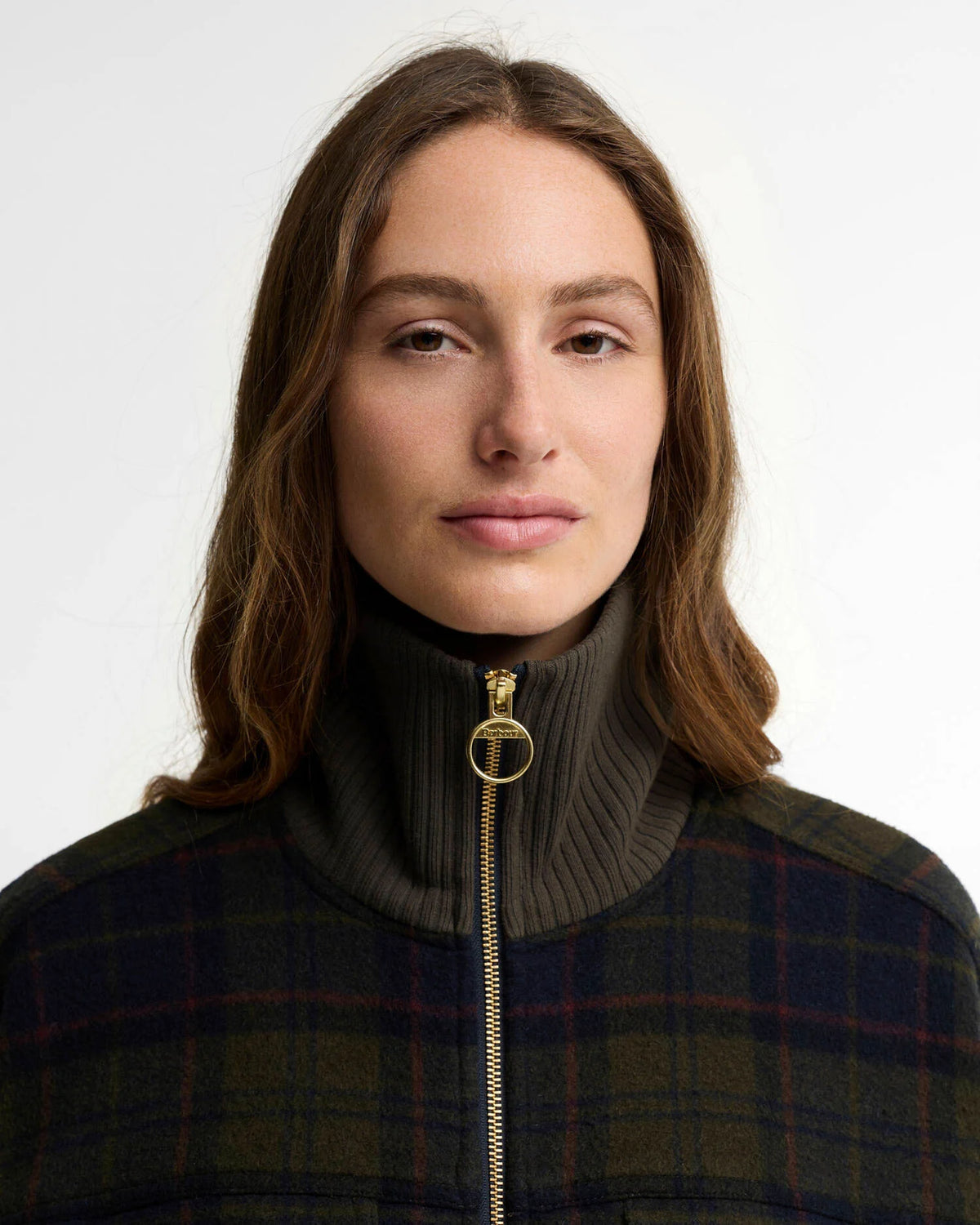 Gros plan sur la surchemise en laine Barbour Ivybridge tartan