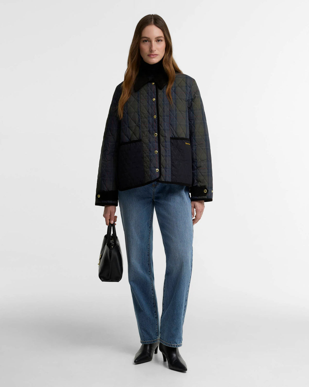 Look femme avec la veste matelassée à carreaux Barbour Ainsdale