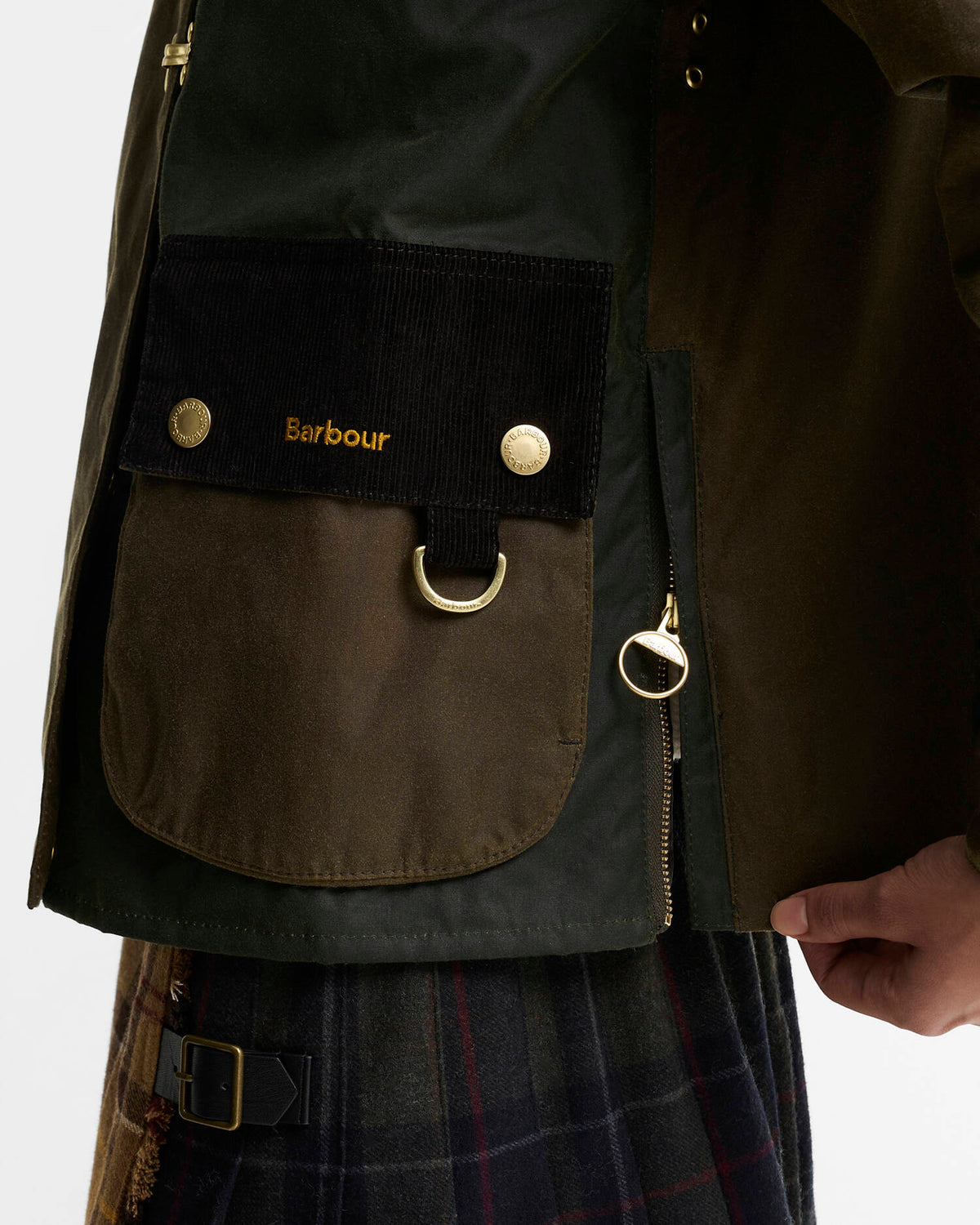 Détail du coton ciré de la veste Barbour Hazelwood tartan