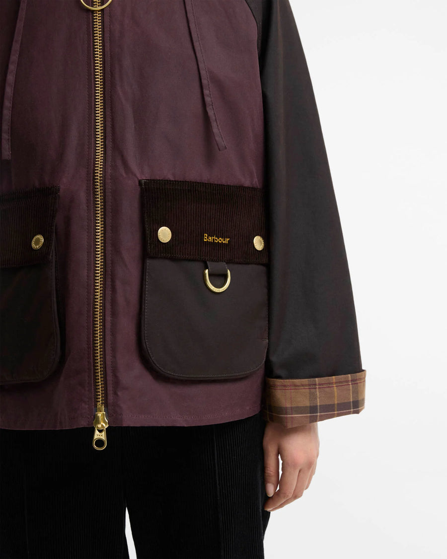 Détail de la veste cirée Barbour Carville bordeaux pour femme