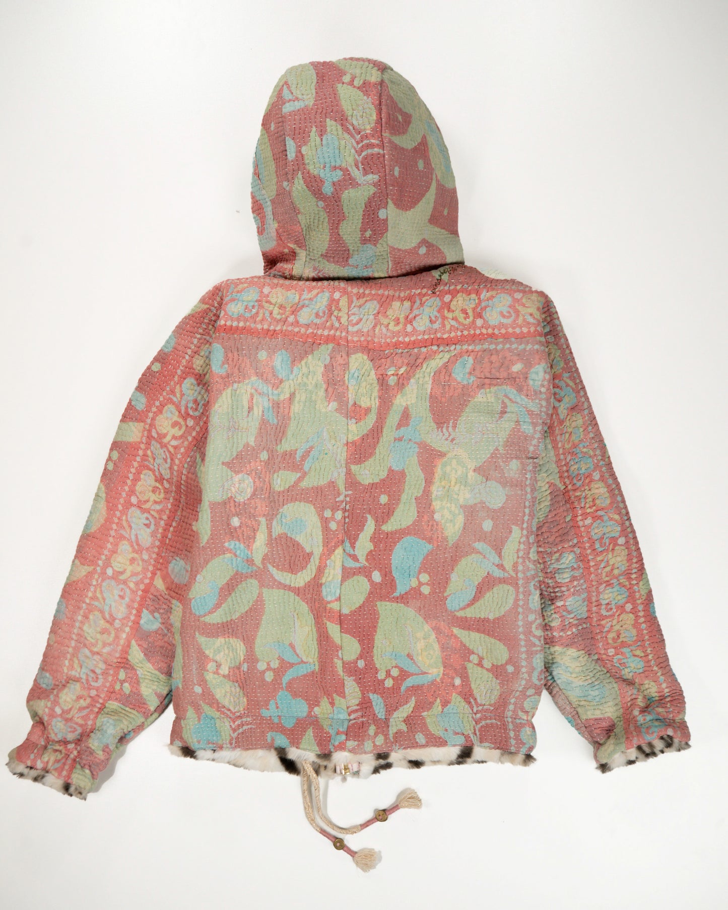 L’ÎLE BLEUE - HOODY FOURRÉ LÉOPARD EN KANTHA COULEUR 18