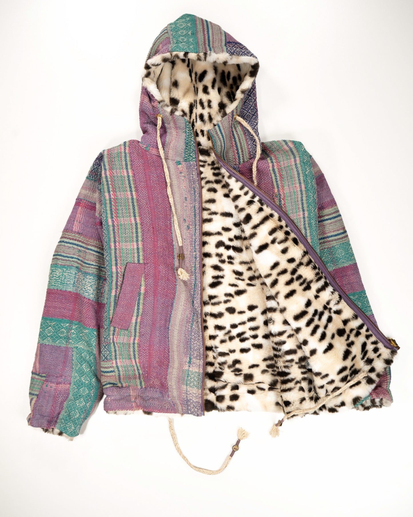 L’ÎLE BLEUE - HOODY FOURRÉ LÉOPARD EN KANTHA COULEUR 23