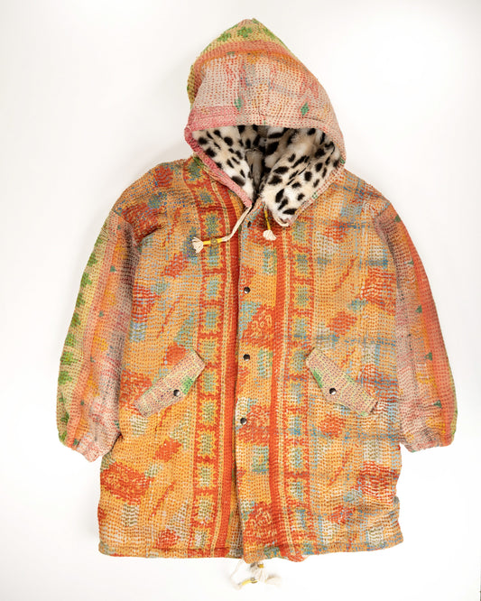 L'ÎLE BLEUE - MANTEAU LÉOPARD EN KANTHA FOURRÉ SUZANI COULEUR 1