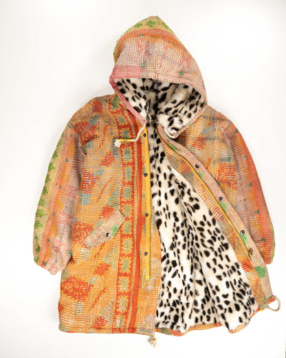 L'ÎLE BLEUE - MANTEAU LÉOPARD EN KANTHA FOURRÉ SUZANI COULEUR 1