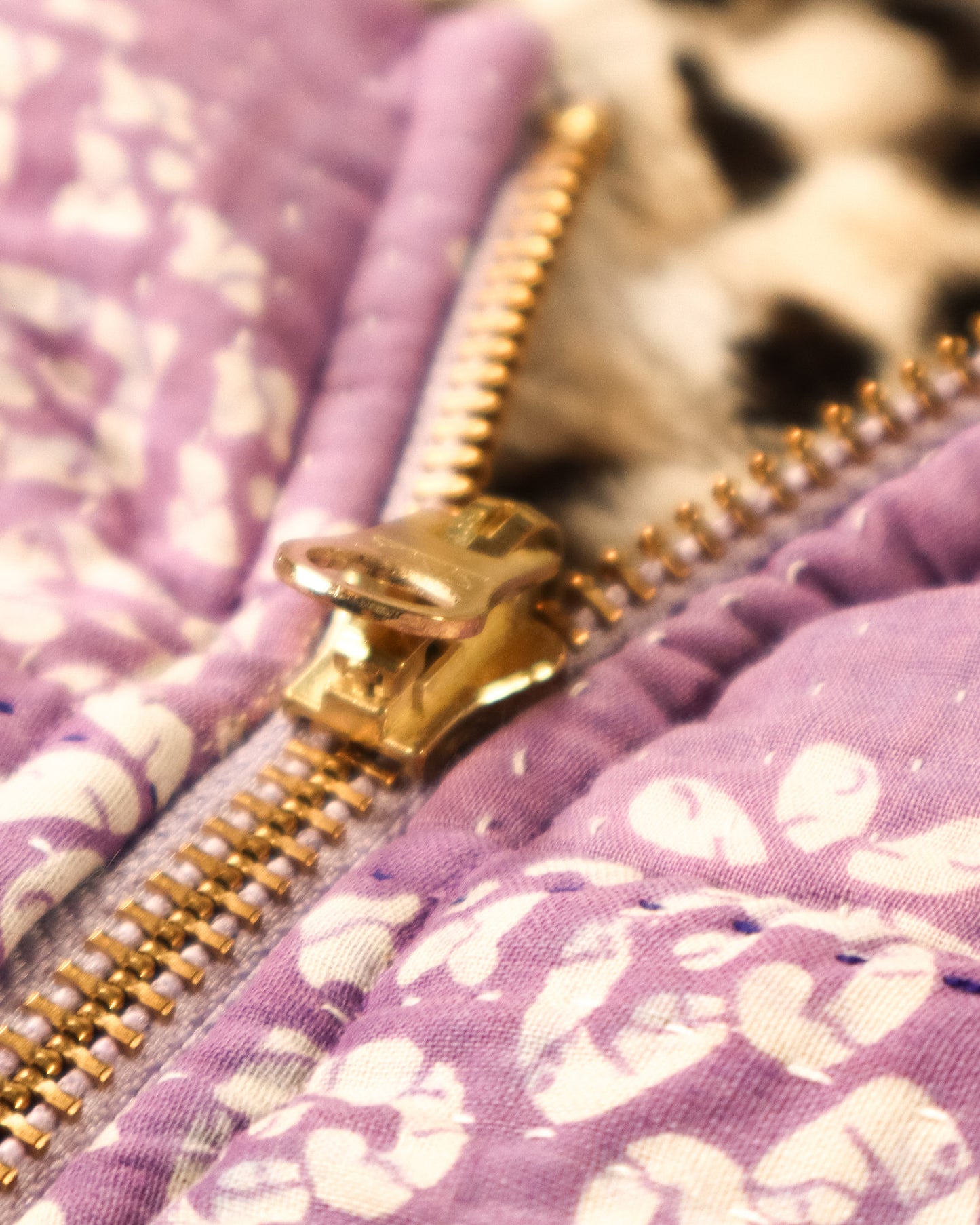 L’ÎLE BLEUE - HOODY FOURRÉ LÉOPARD EN KANTHA COULEUR 26