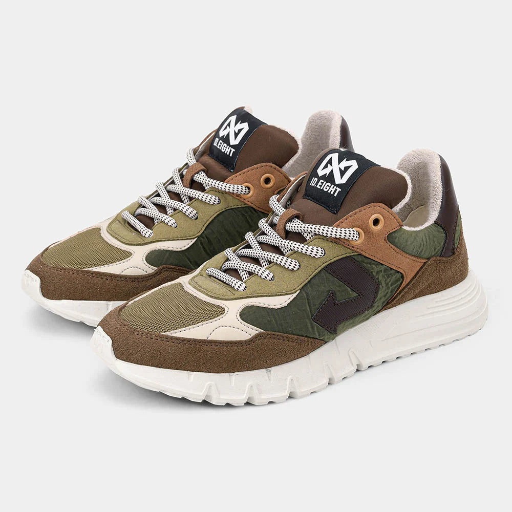 Vue rapprochée des sneakers ID.EIGHT Maru vert Ink Green