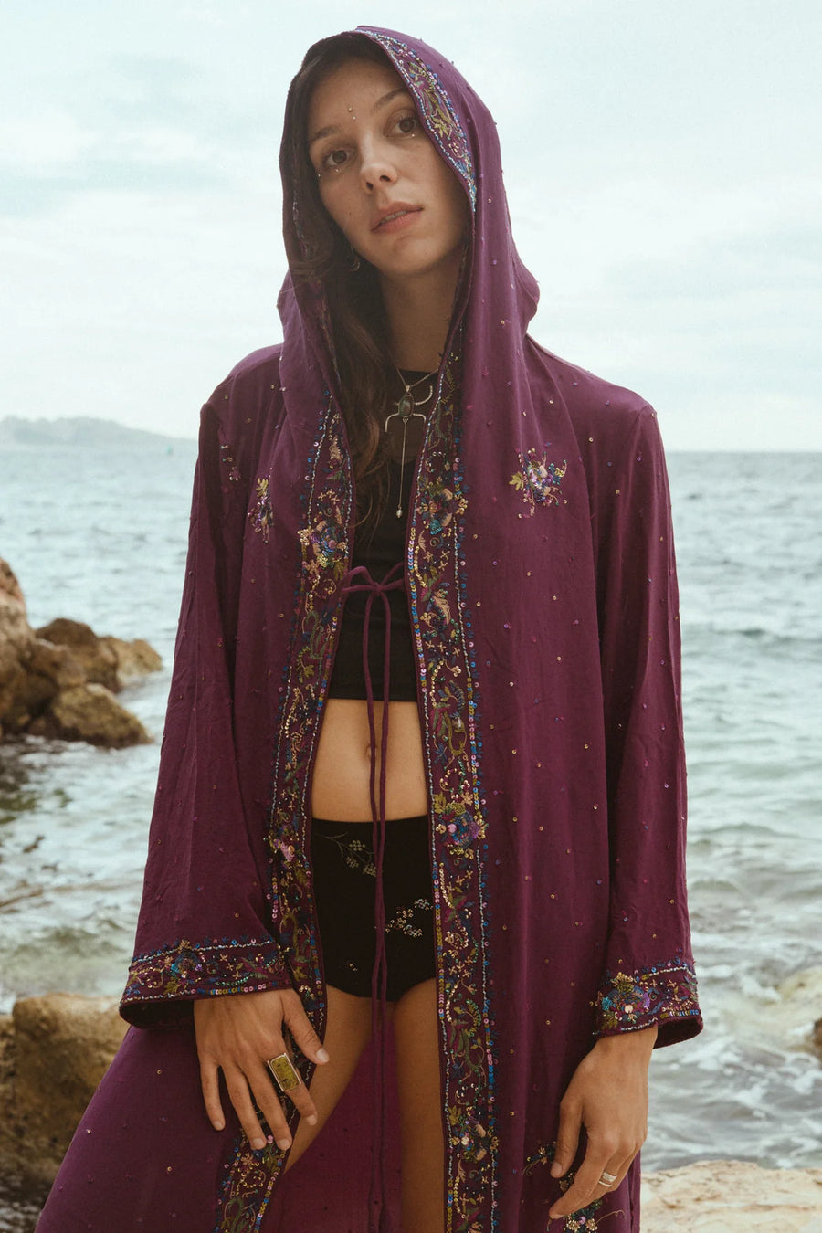 YAYAVARA - Kimono femme violet bordeaux soie broderies