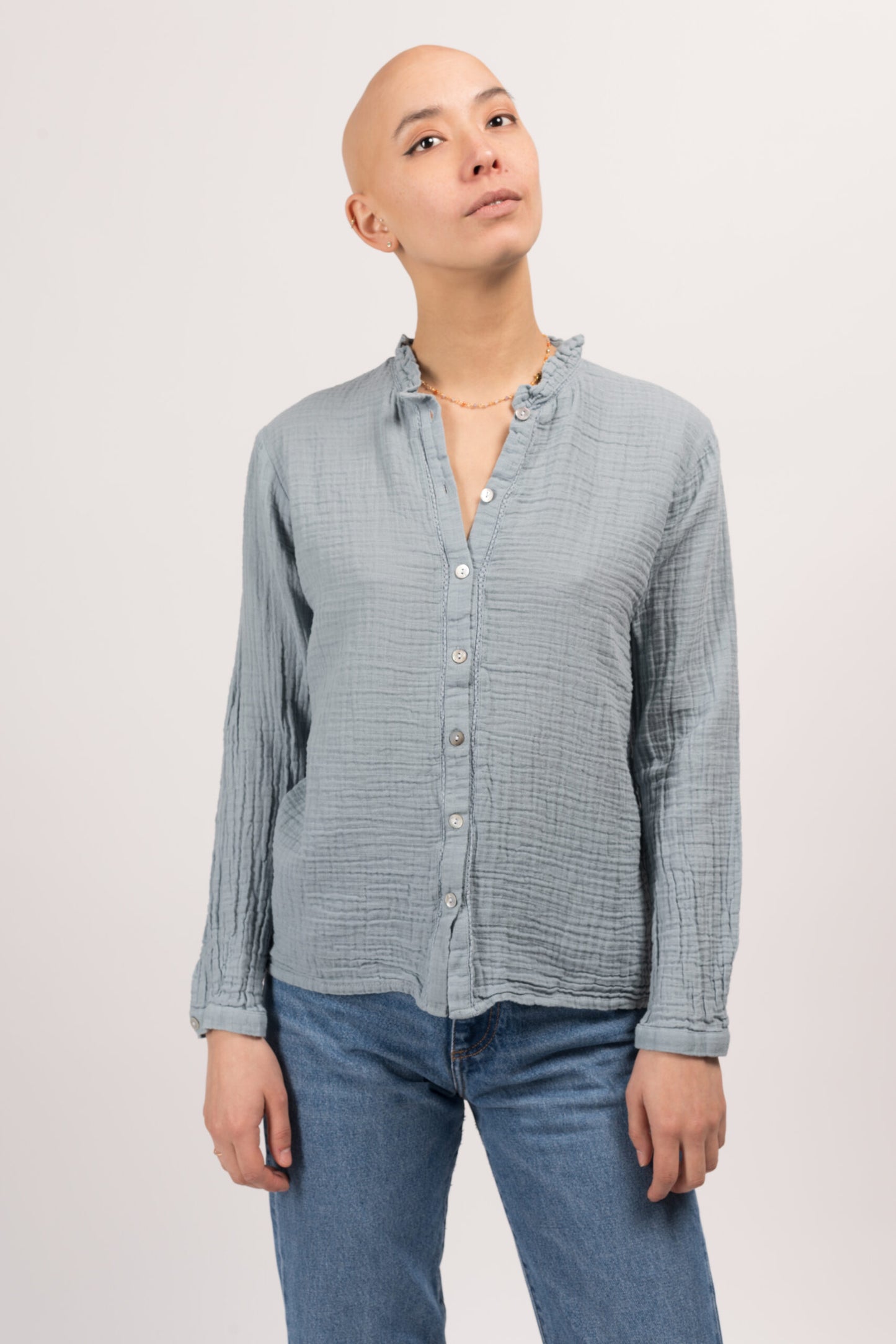 L'ÎLE BLEUE – Hemd mit Pompon