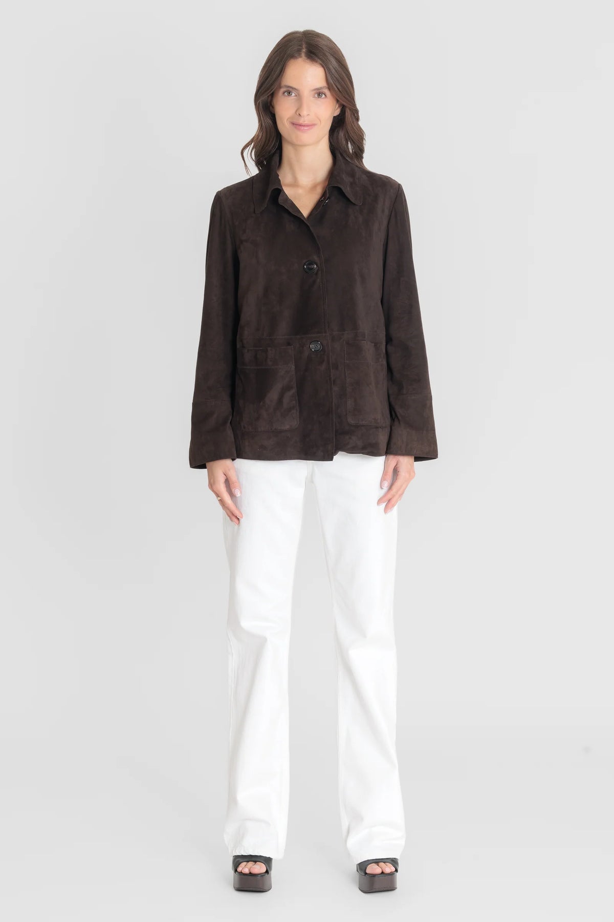 Veste femme Serge Pariente Juna cuir velours brown, mise en situation