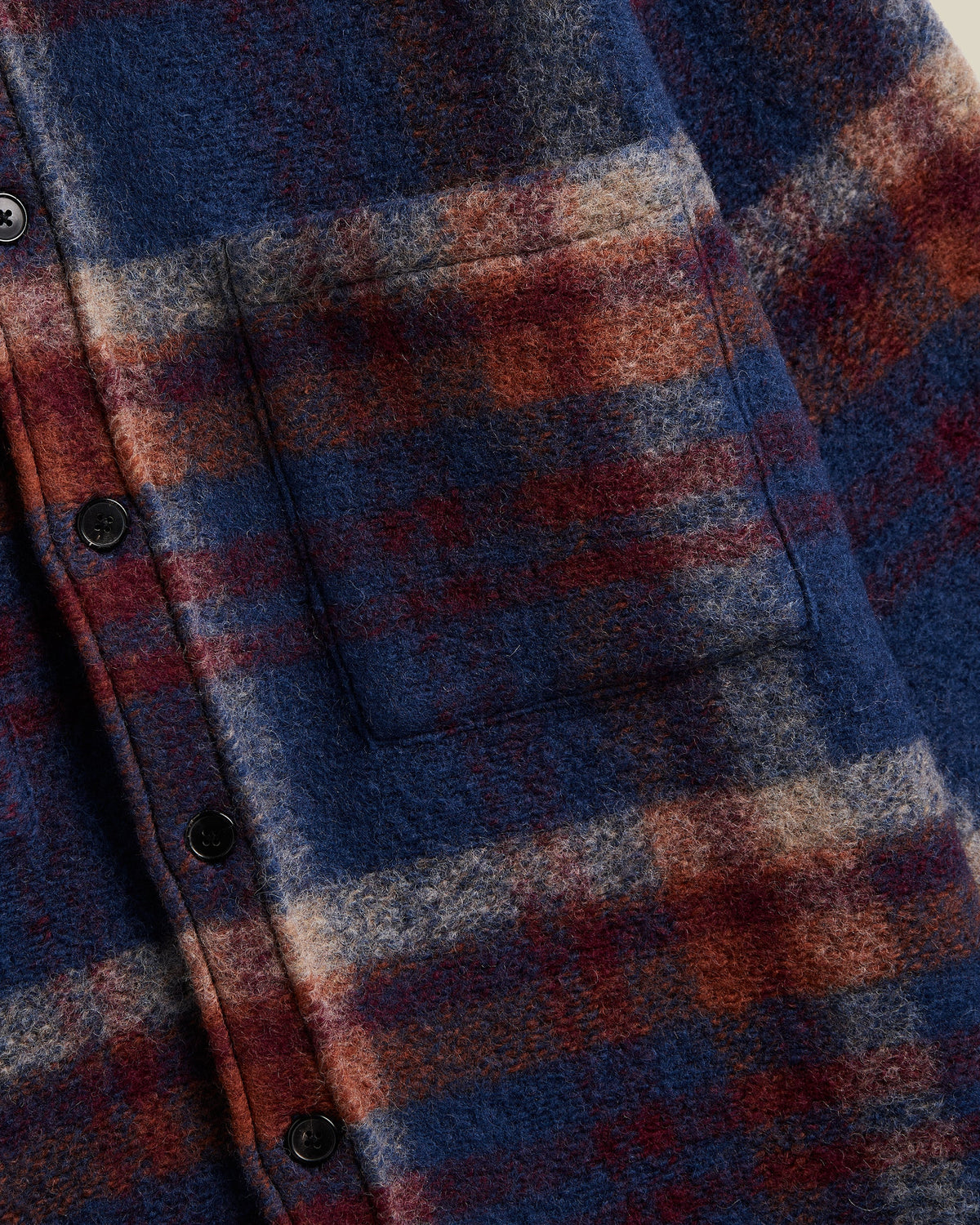 Gros plan sur la surchemise Parker Portuguese Flannel homme