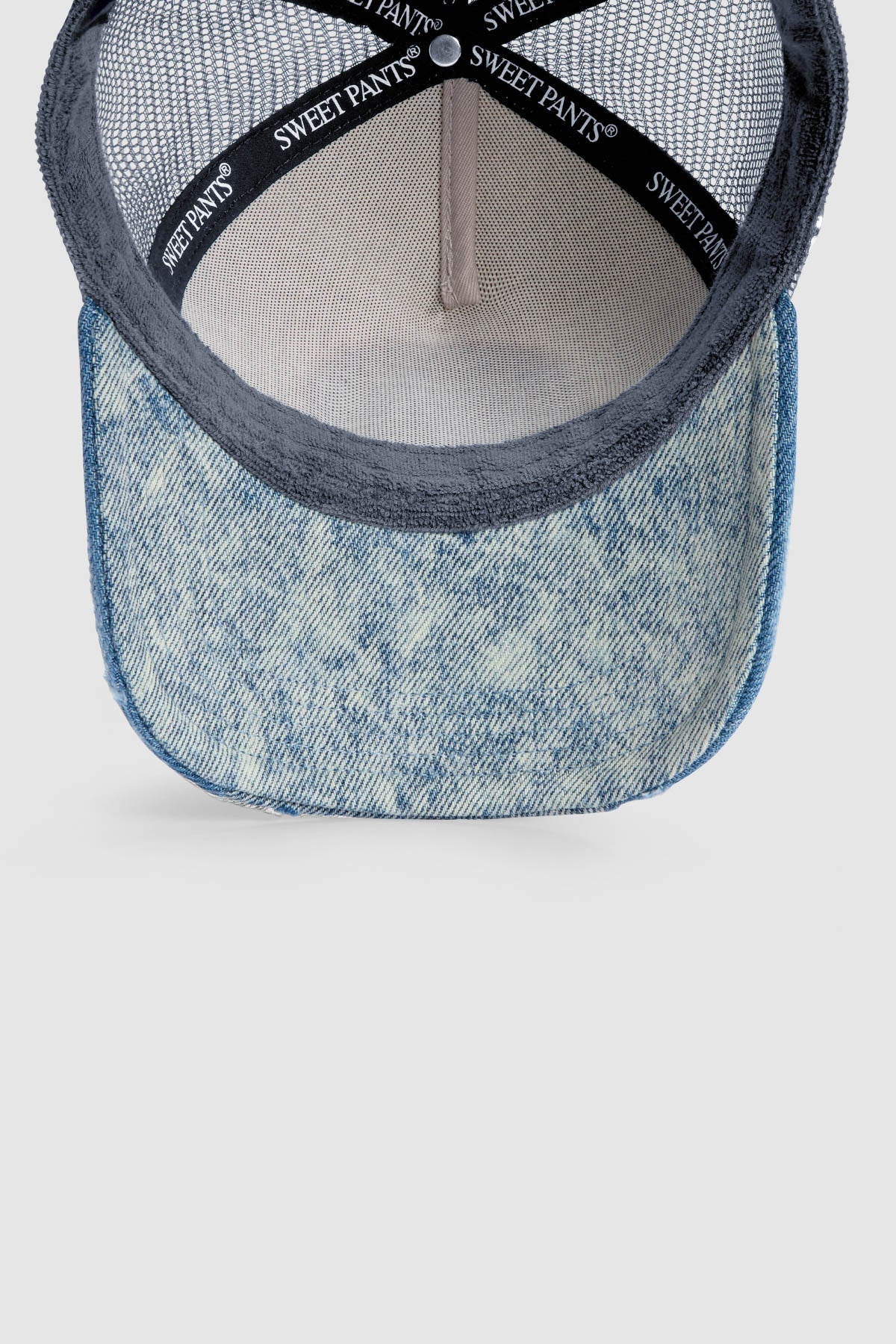 Casquette trucker Sweet Pants Patchwork coloris night, mise en situation