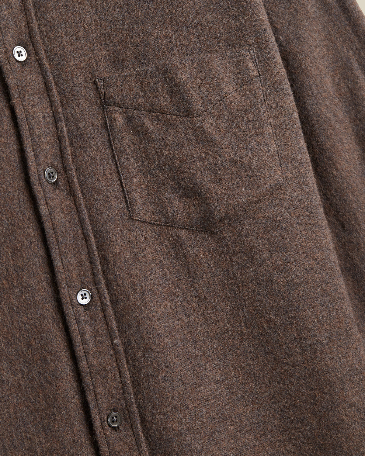Gros plan sur la chemise Suavis Portuguese Flannel homme