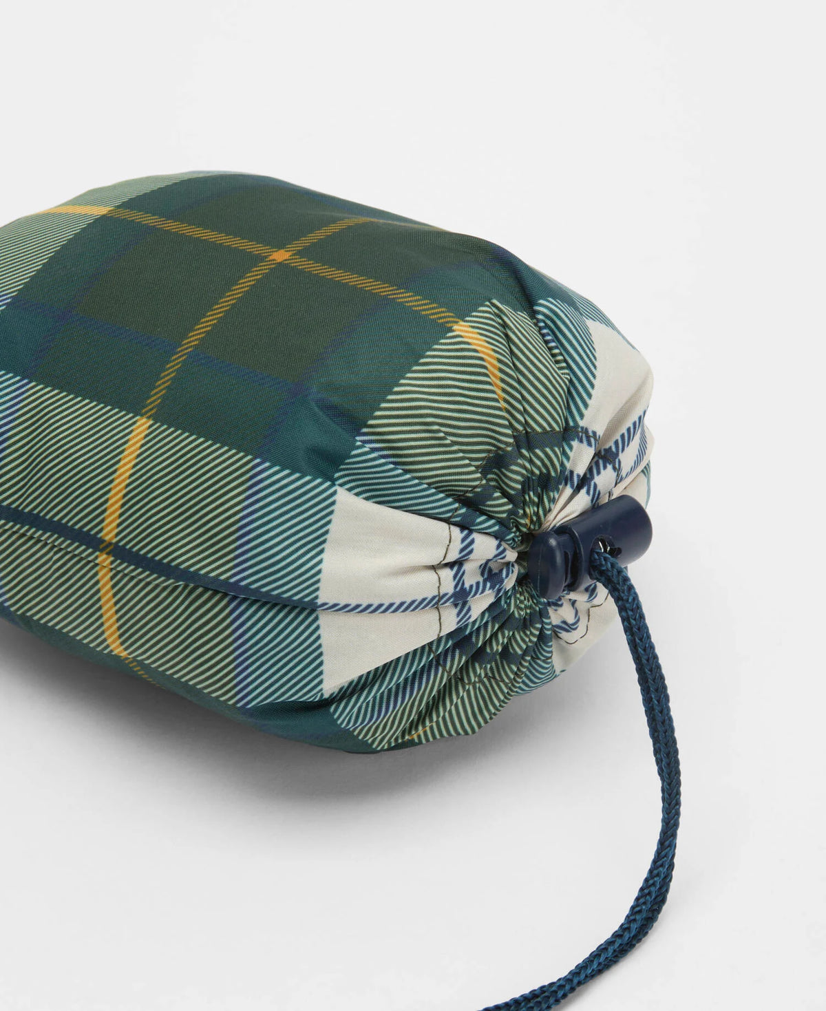 Détail de l'imprimé tartan Ancient du poncho Barbour déperlant